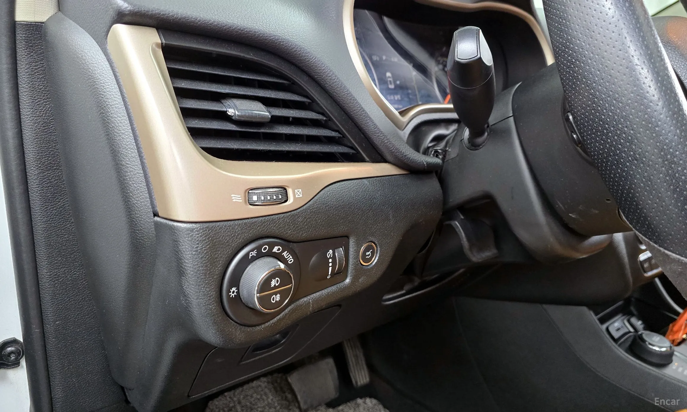 Jeep Cherokee (KL) превью 17