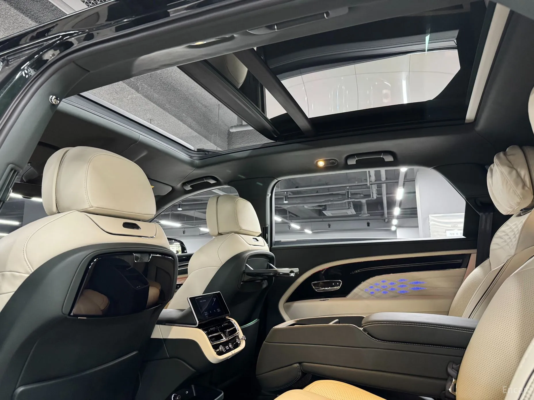 Bentley Bentayga превью 14