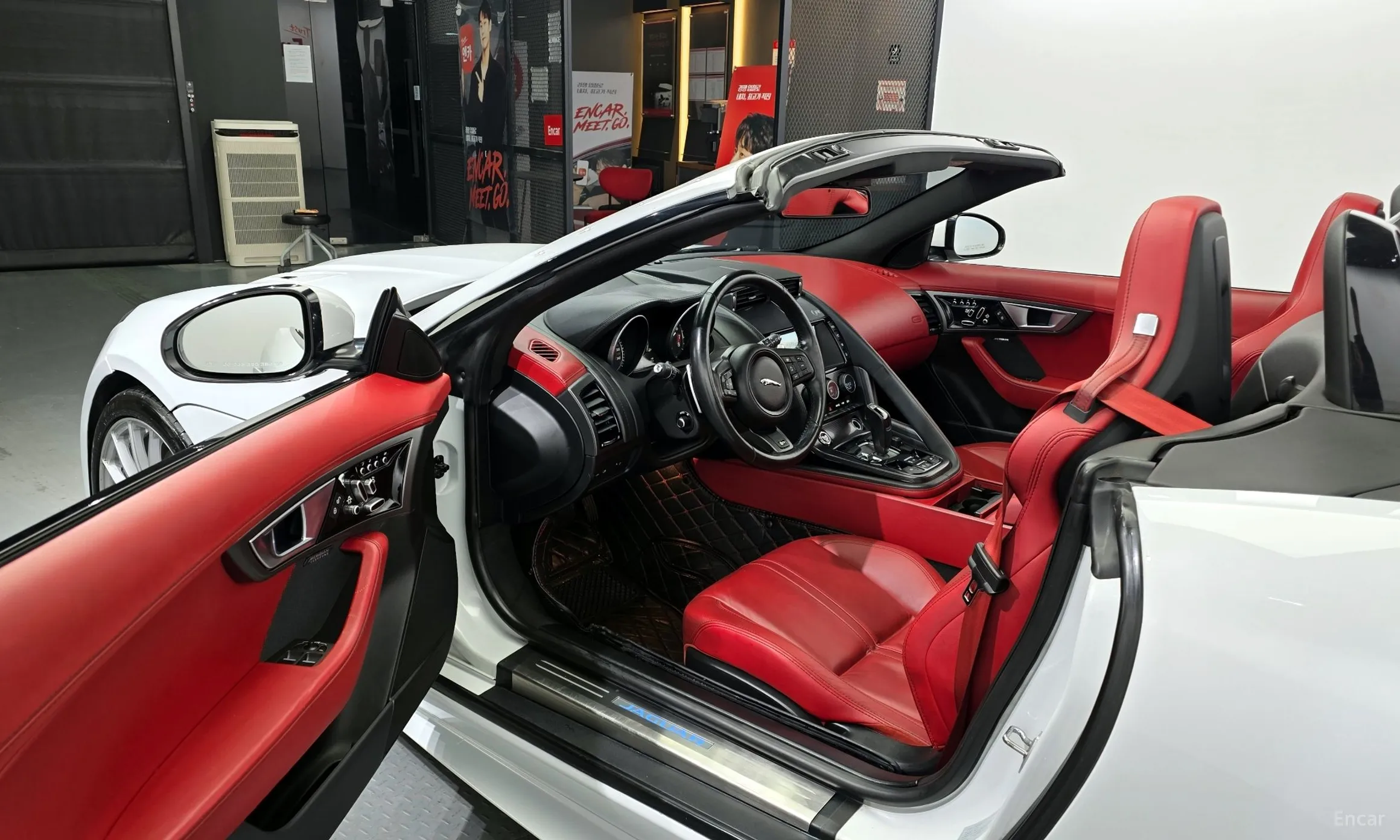 Jaguar F-TYPE превью 10