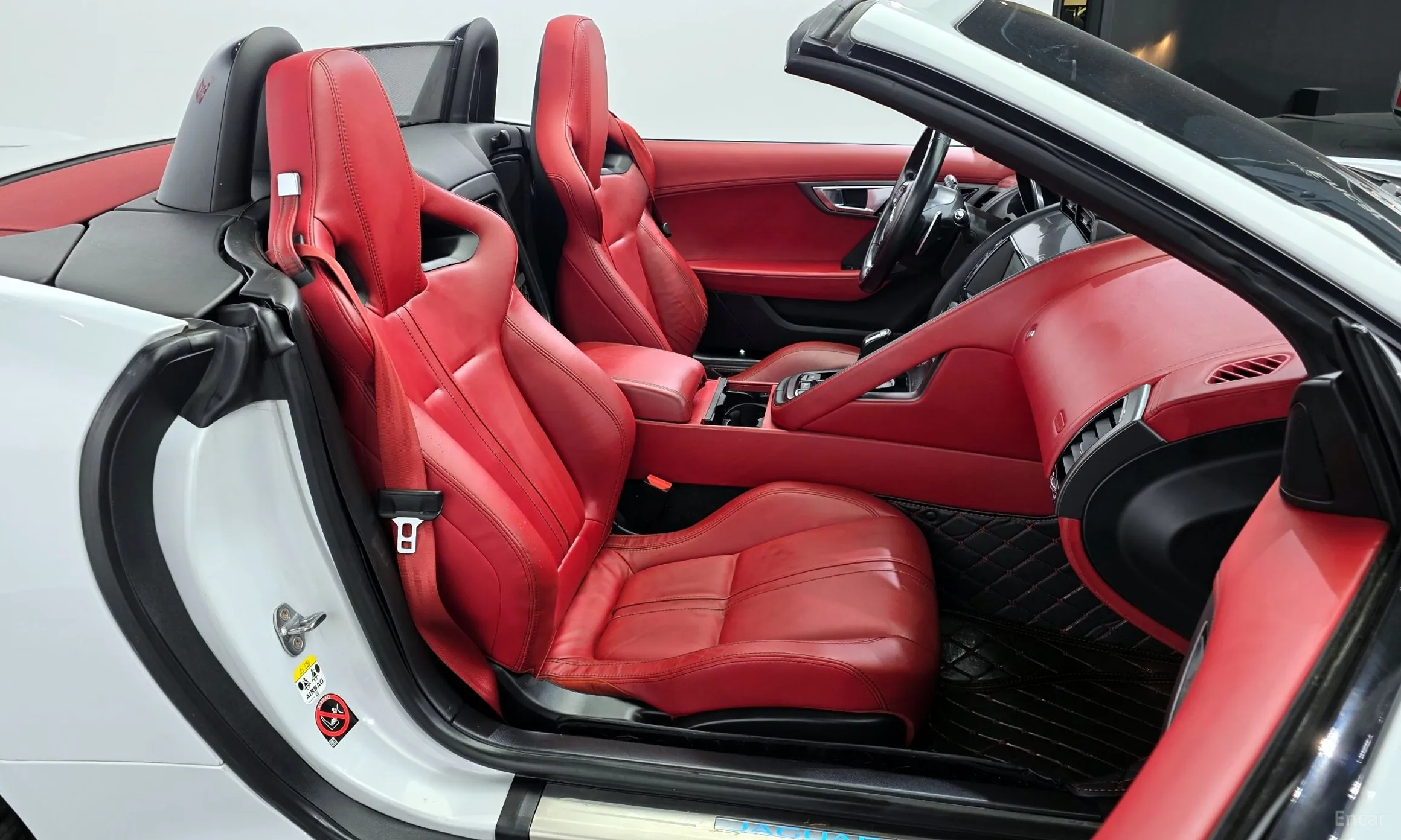 Jaguar F-TYPE превью 11
