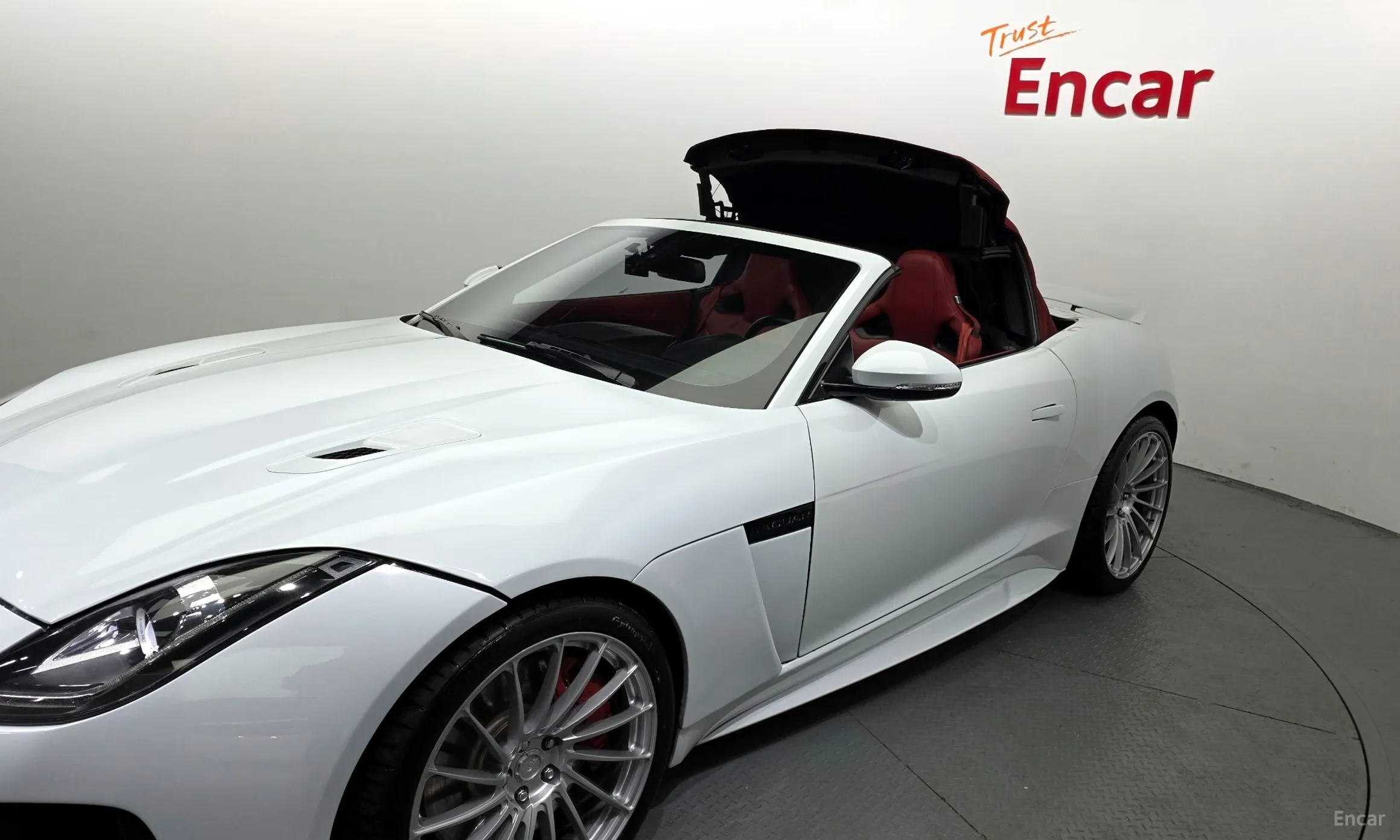 Jaguar F-TYPE превью 19