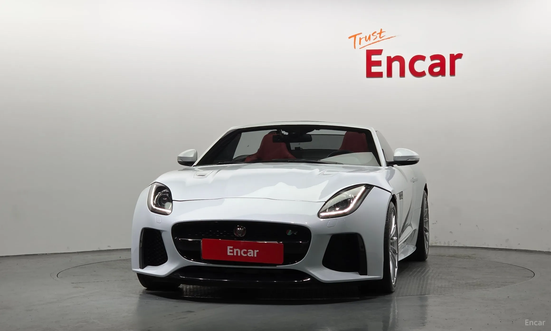 Jaguar F-TYPE превью 3