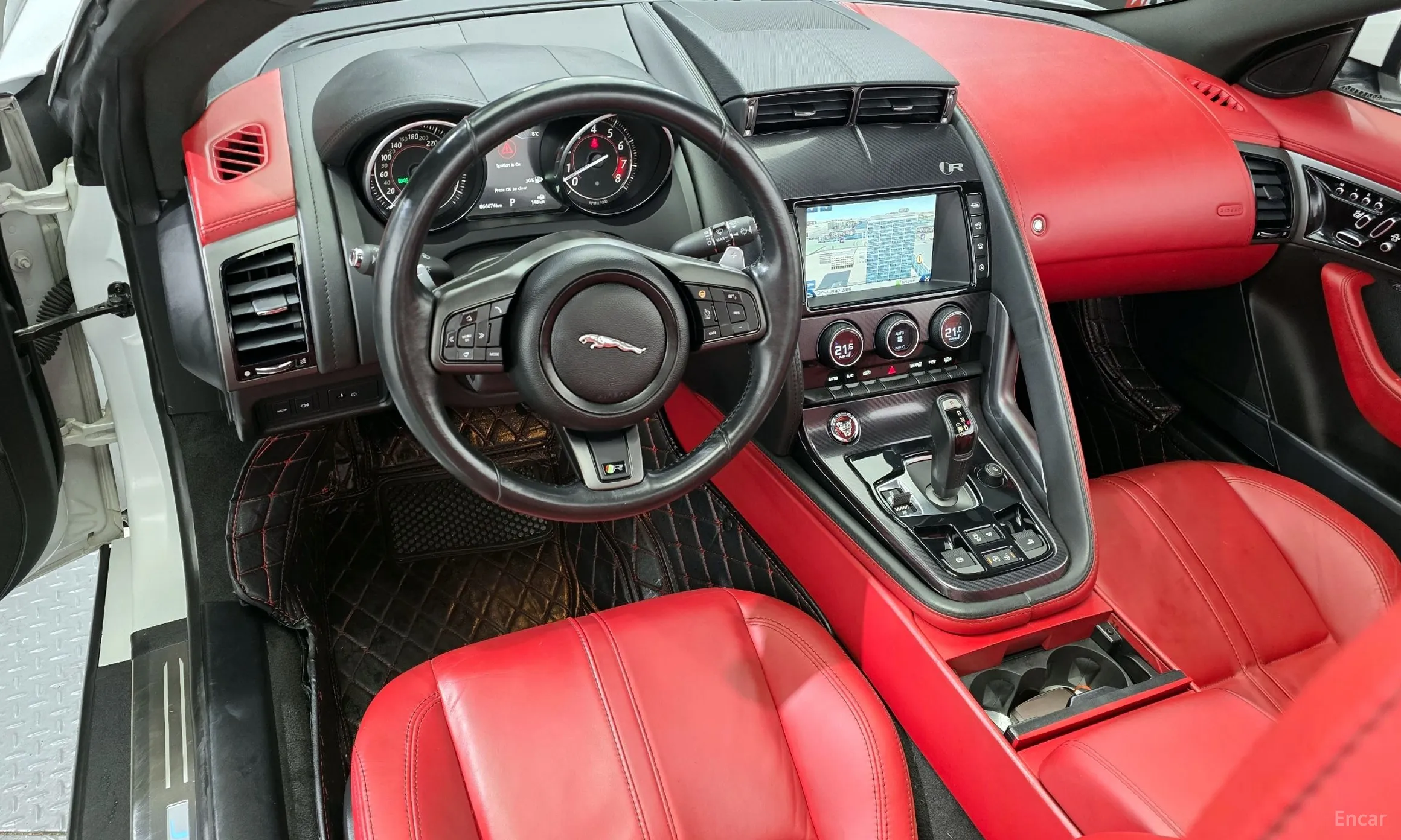 Jaguar F-TYPE превью 7