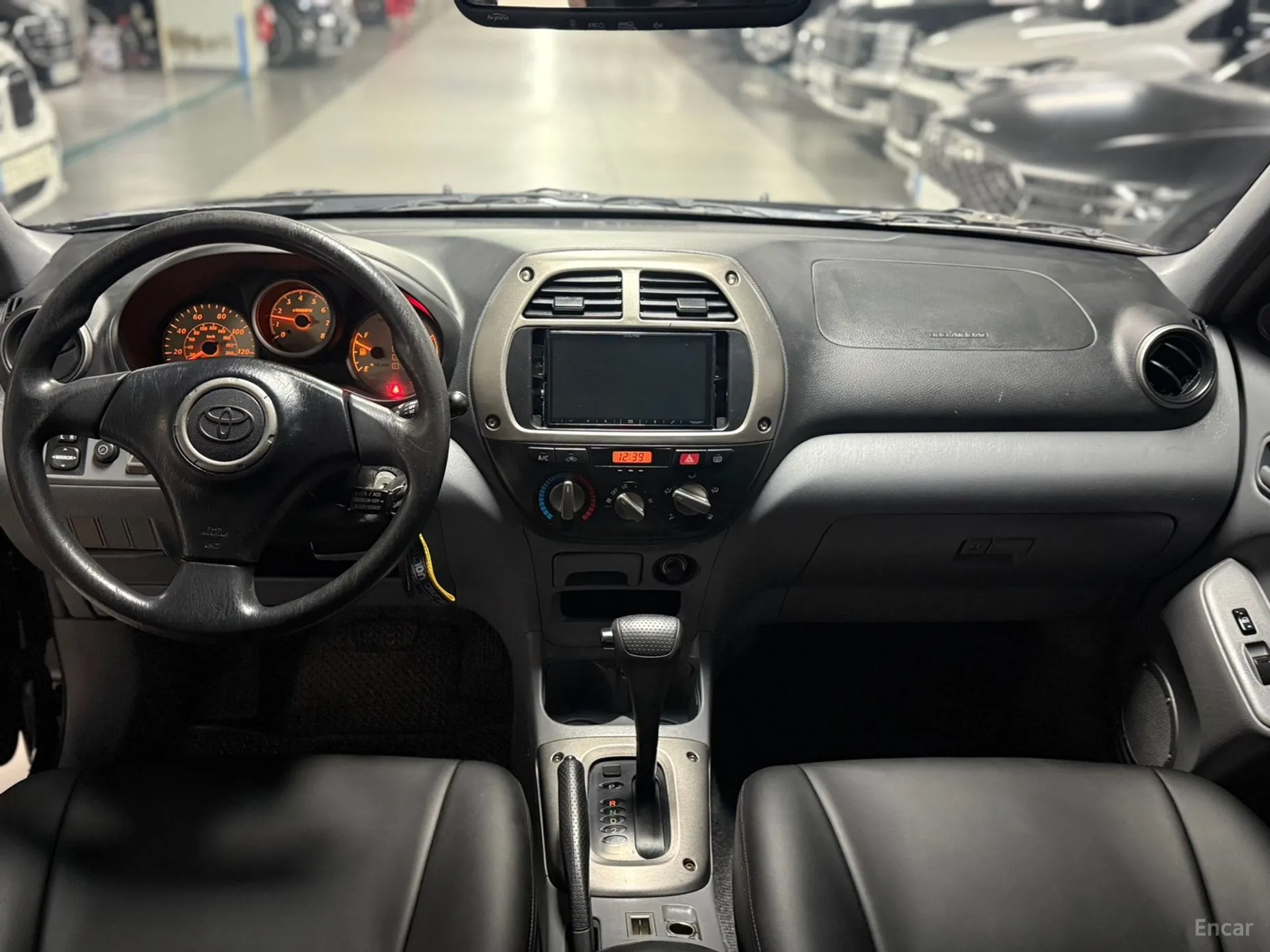 Toyota RAV4 превью 7