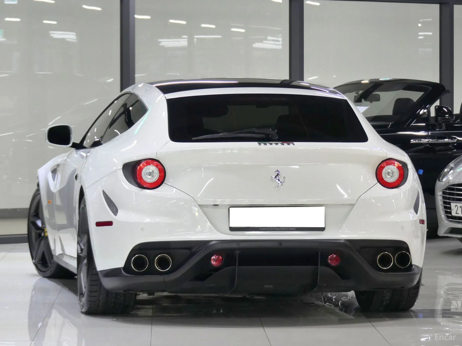 Ferrari FF превью 3