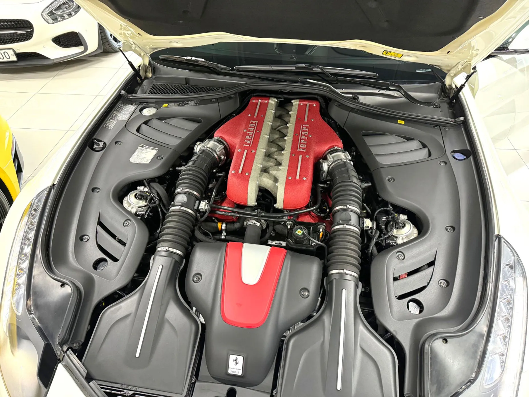 Ferrari FF превью 5