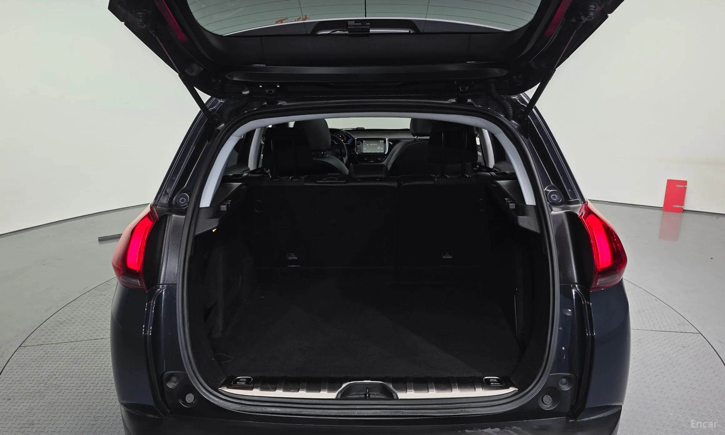 Peugeot 2008. превью 20
