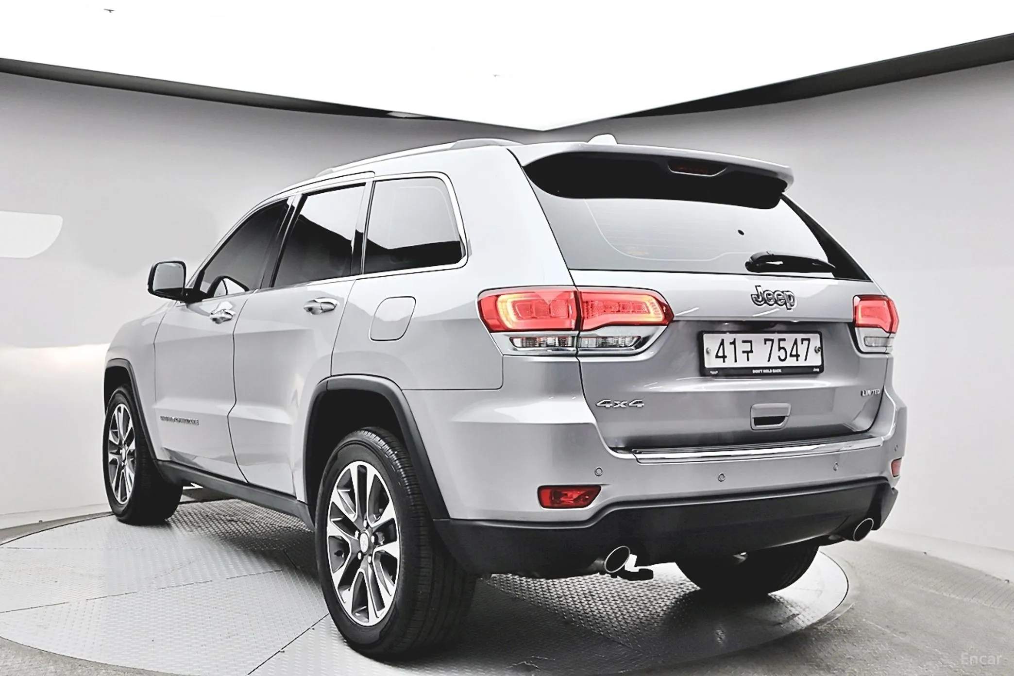 Jeep Grand Cherokee превью 2