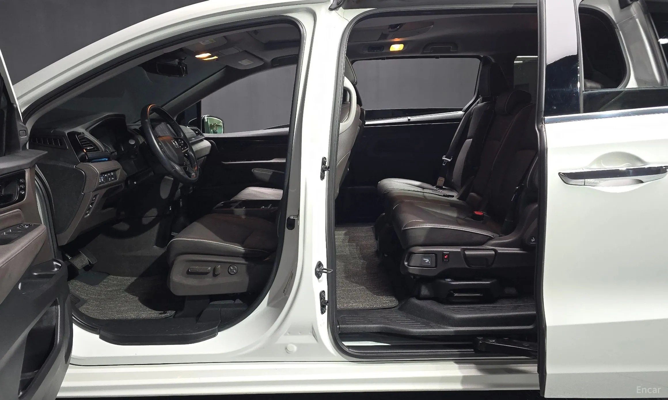 Honda Odyssey превью 10