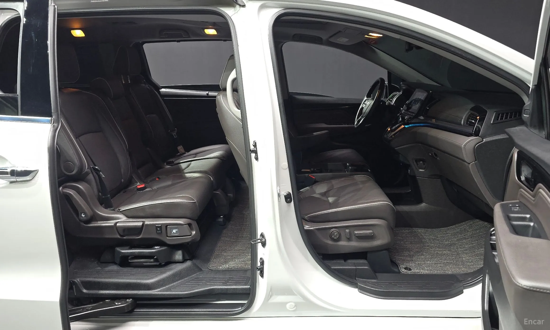 Honda Odyssey превью 11