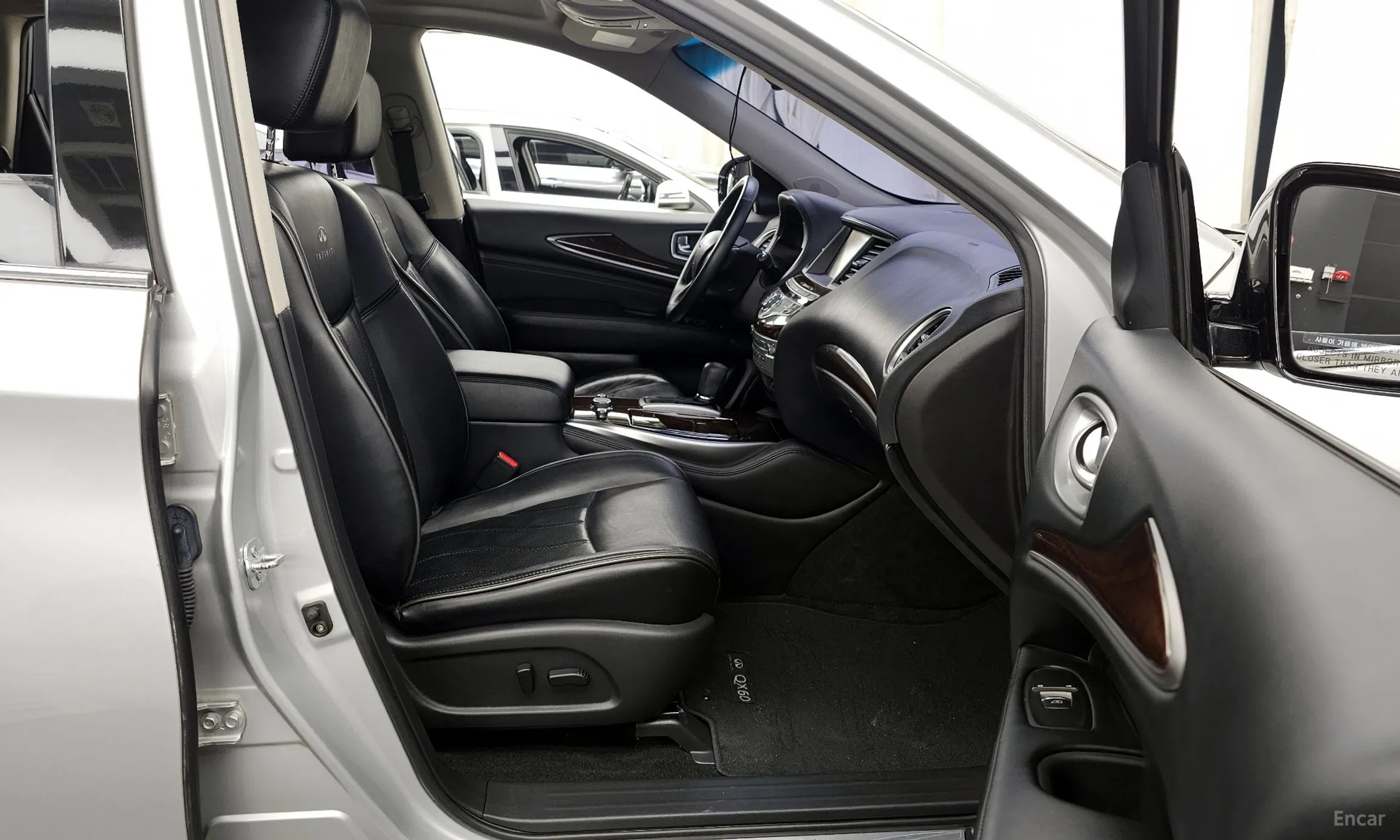 Infiniti QX60 превью 11