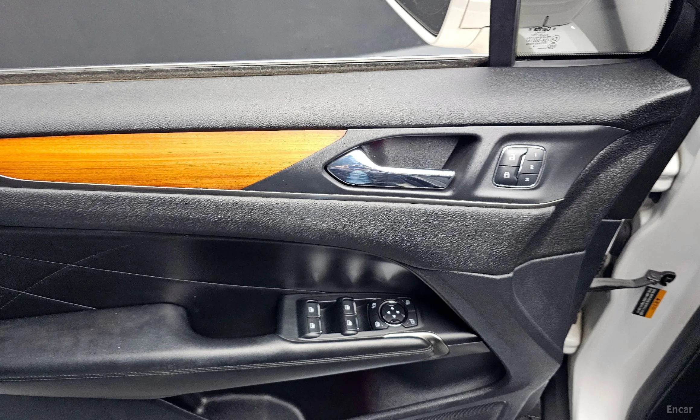 Lincoln MKC превью 17