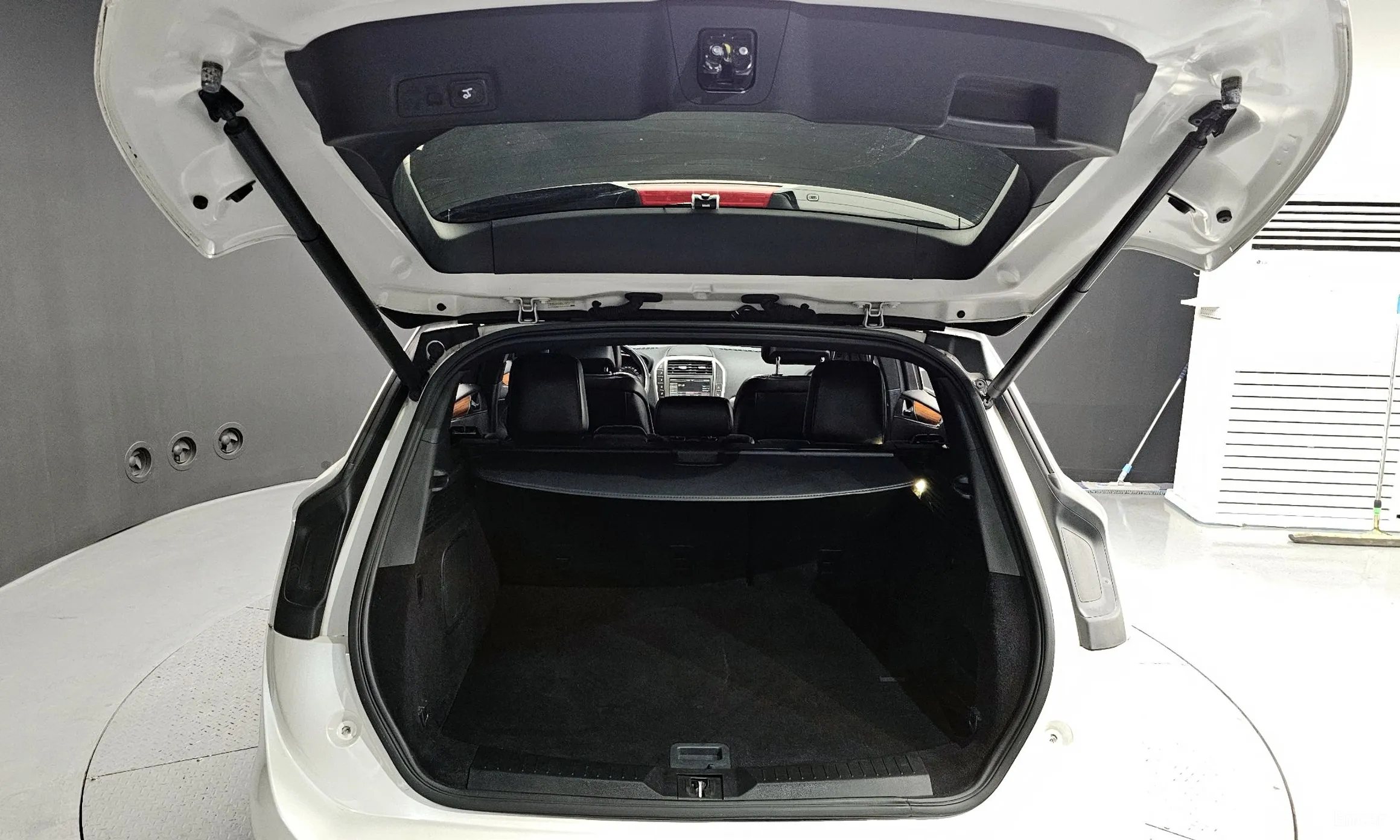 Lincoln MKC превью 20