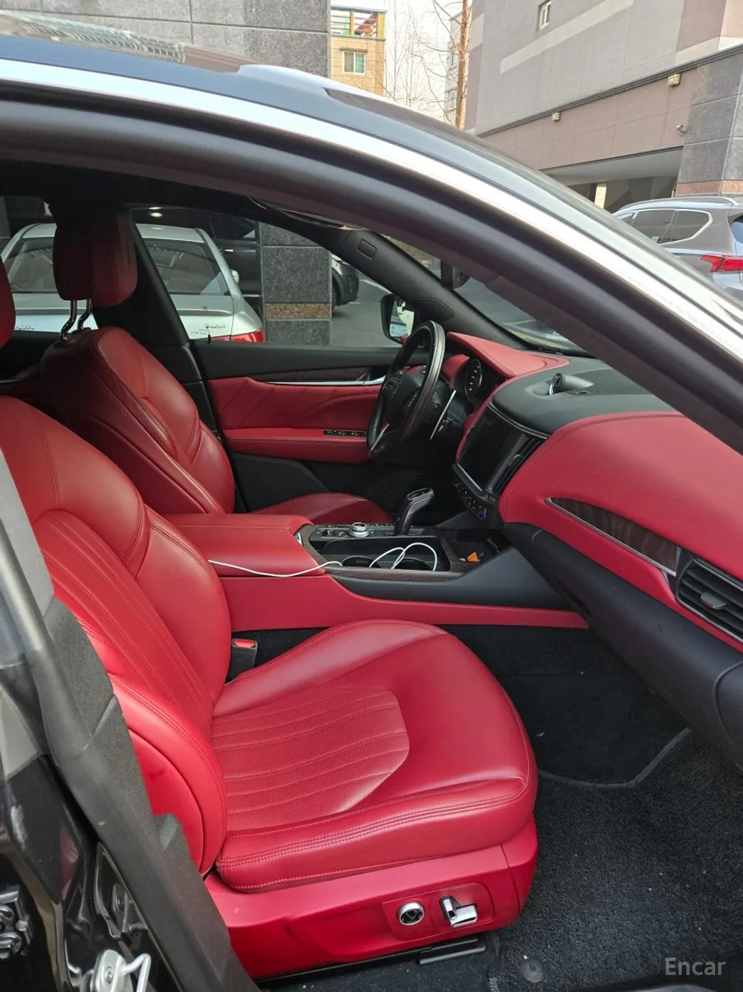 Maserati Levante превью 12