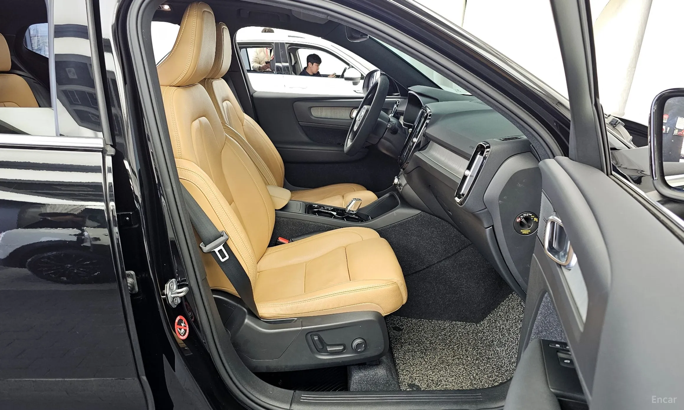 Volvo XC40 превью 11