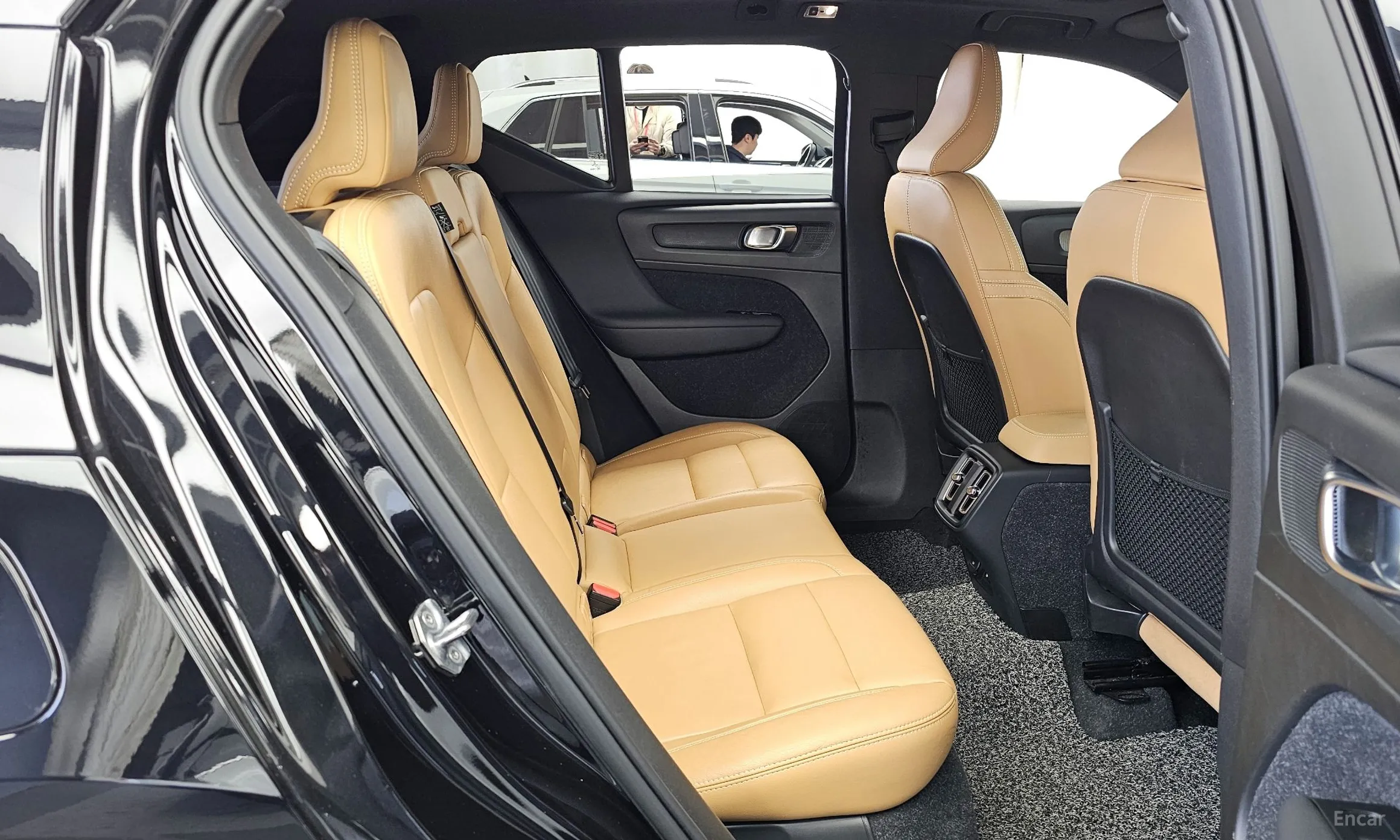 Volvo XC40 превью 12