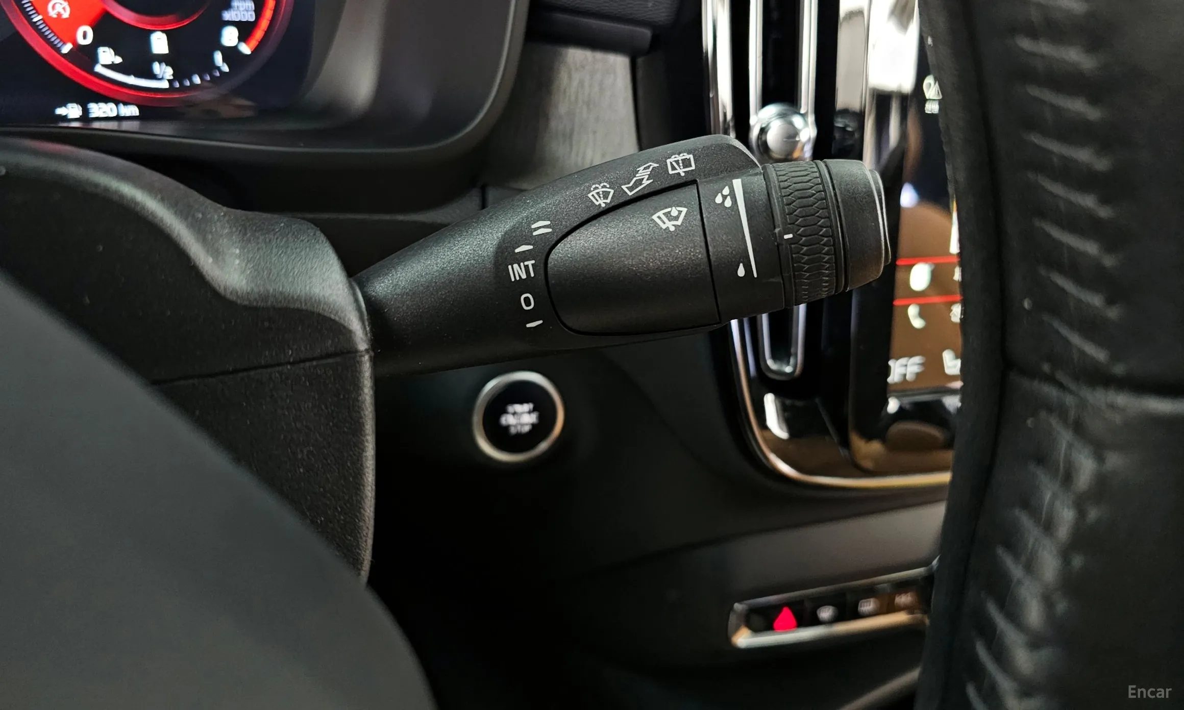 Volvo XC40 превью 14