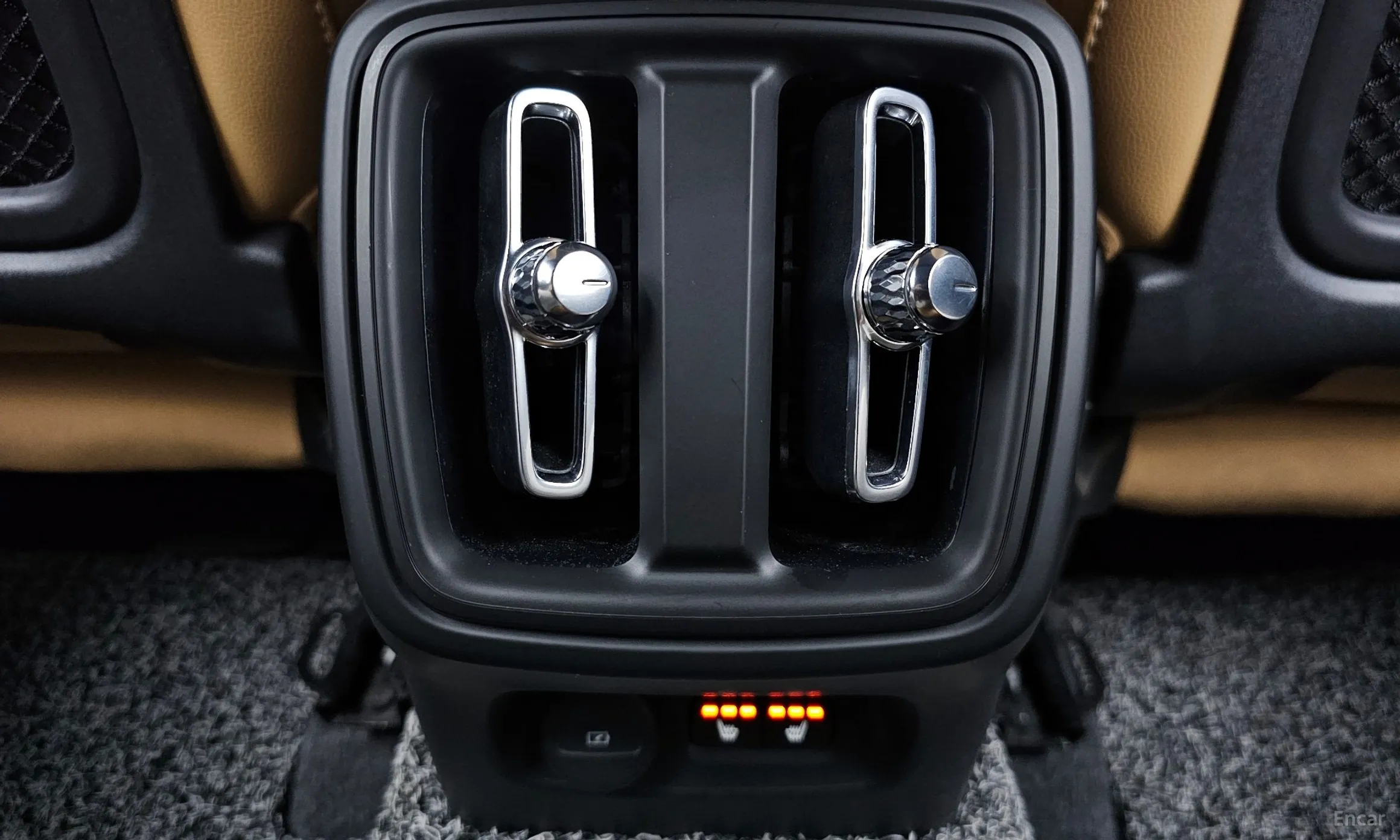 Volvo XC40 превью 18
