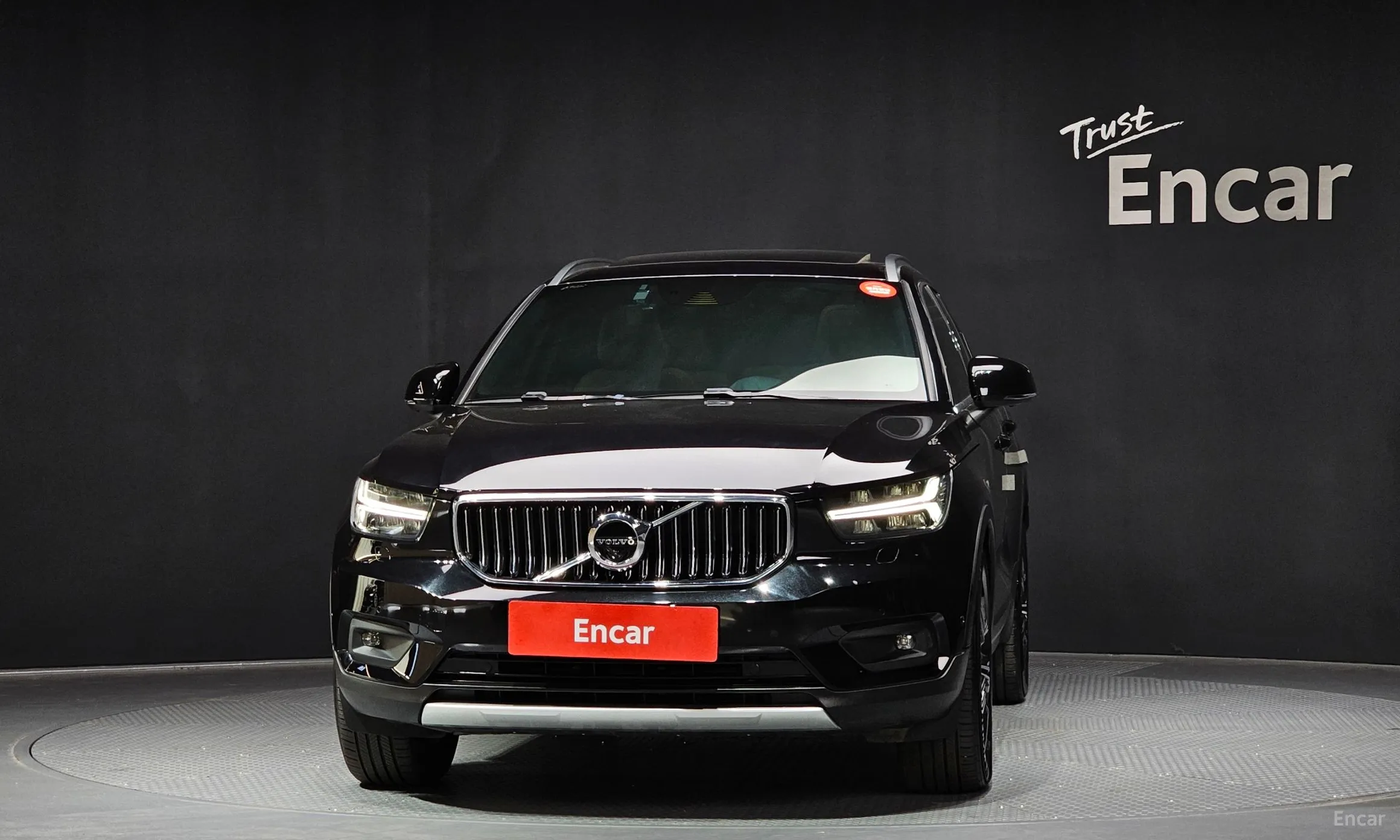 Volvo XC40 превью 3