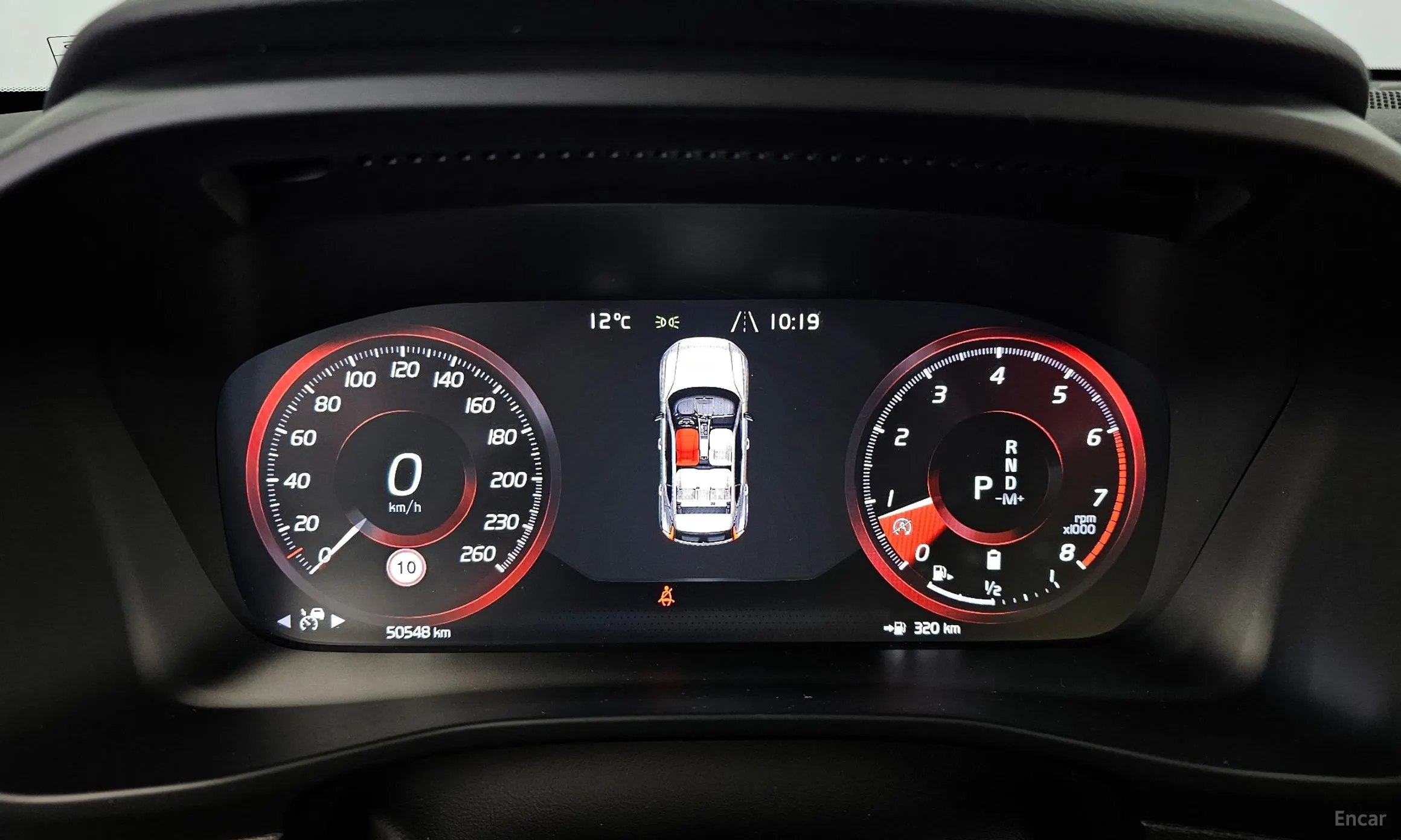 Volvo XC40 превью 8