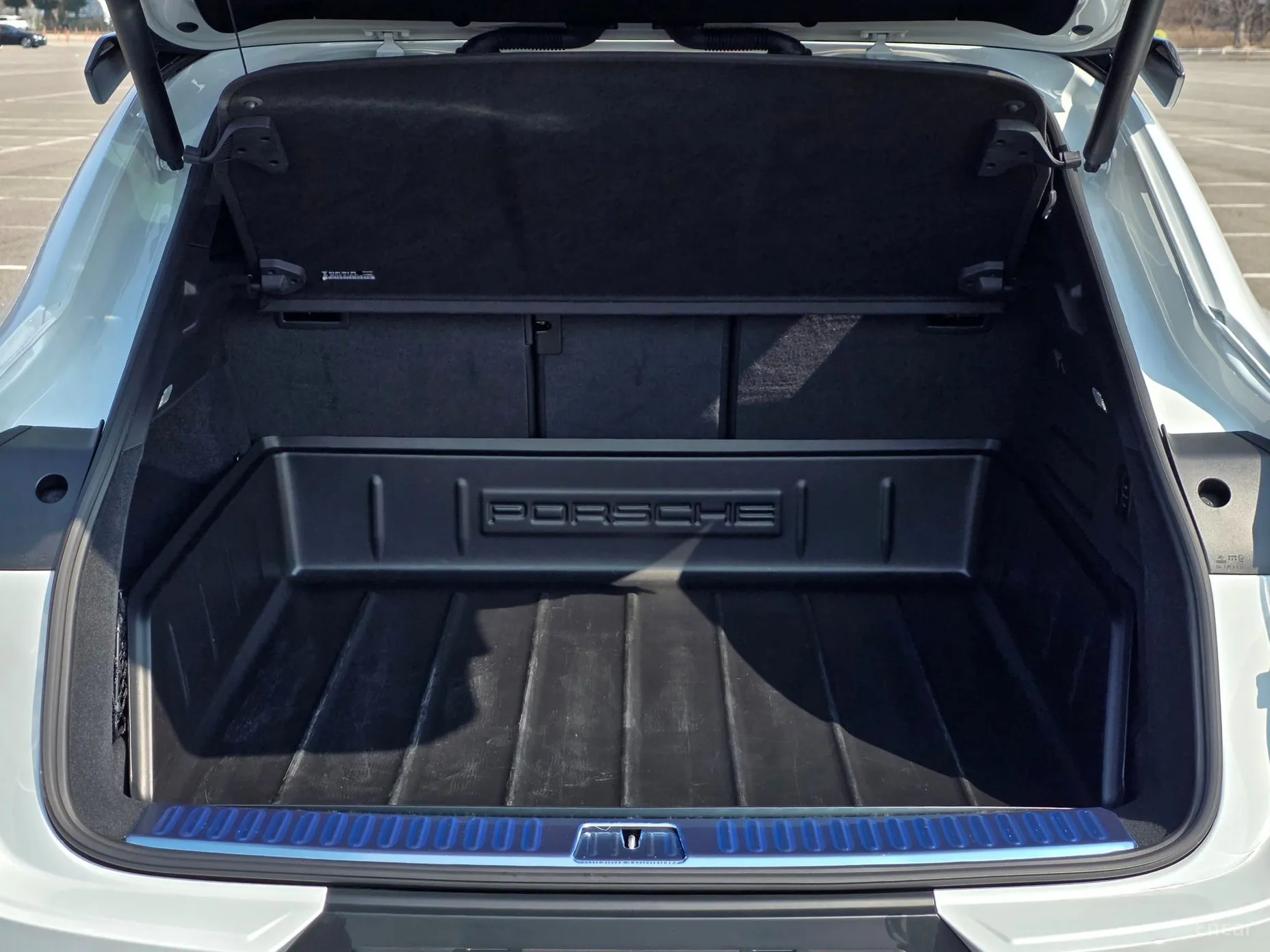 Porsche Cayenne (PO536) превью 16