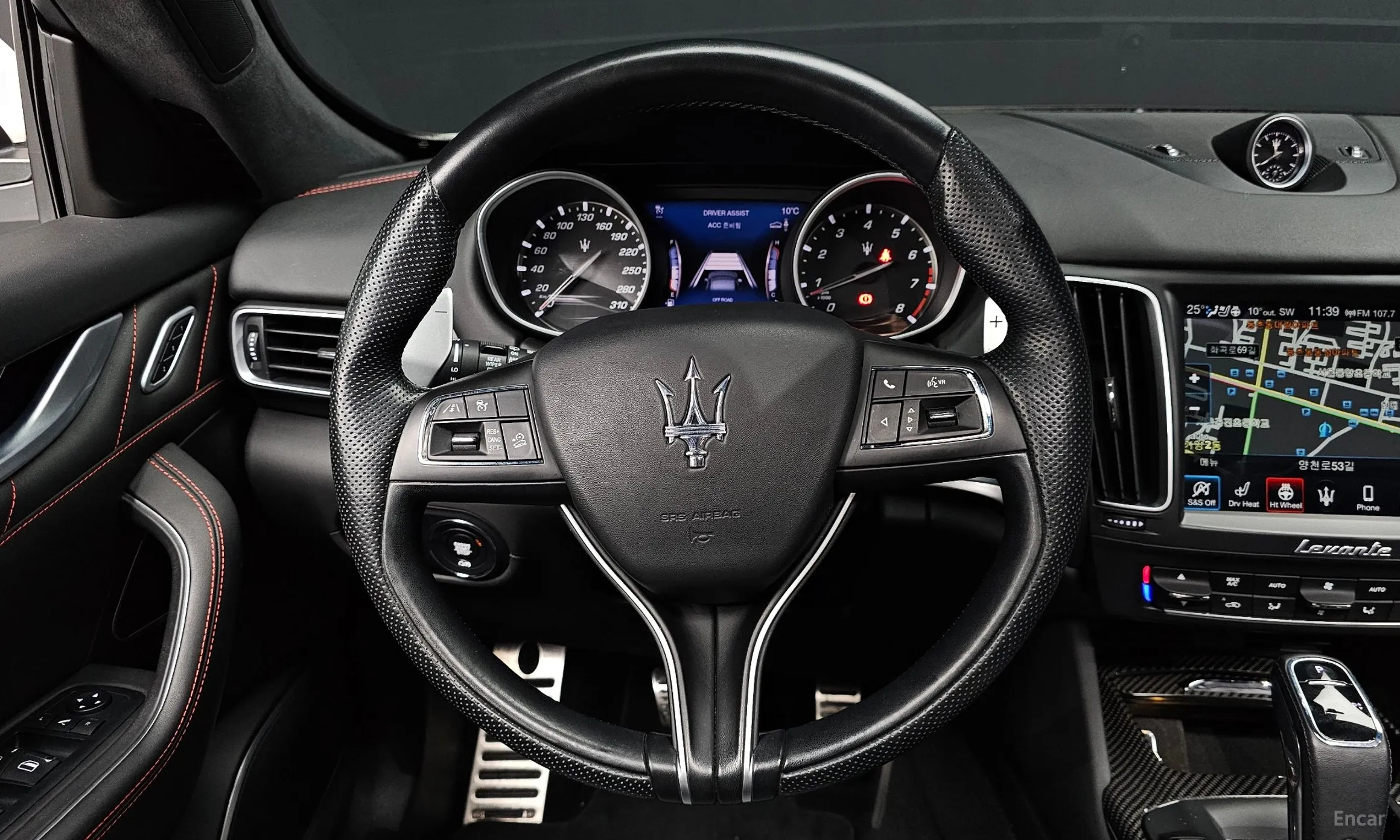 Maserati Levante превью 13