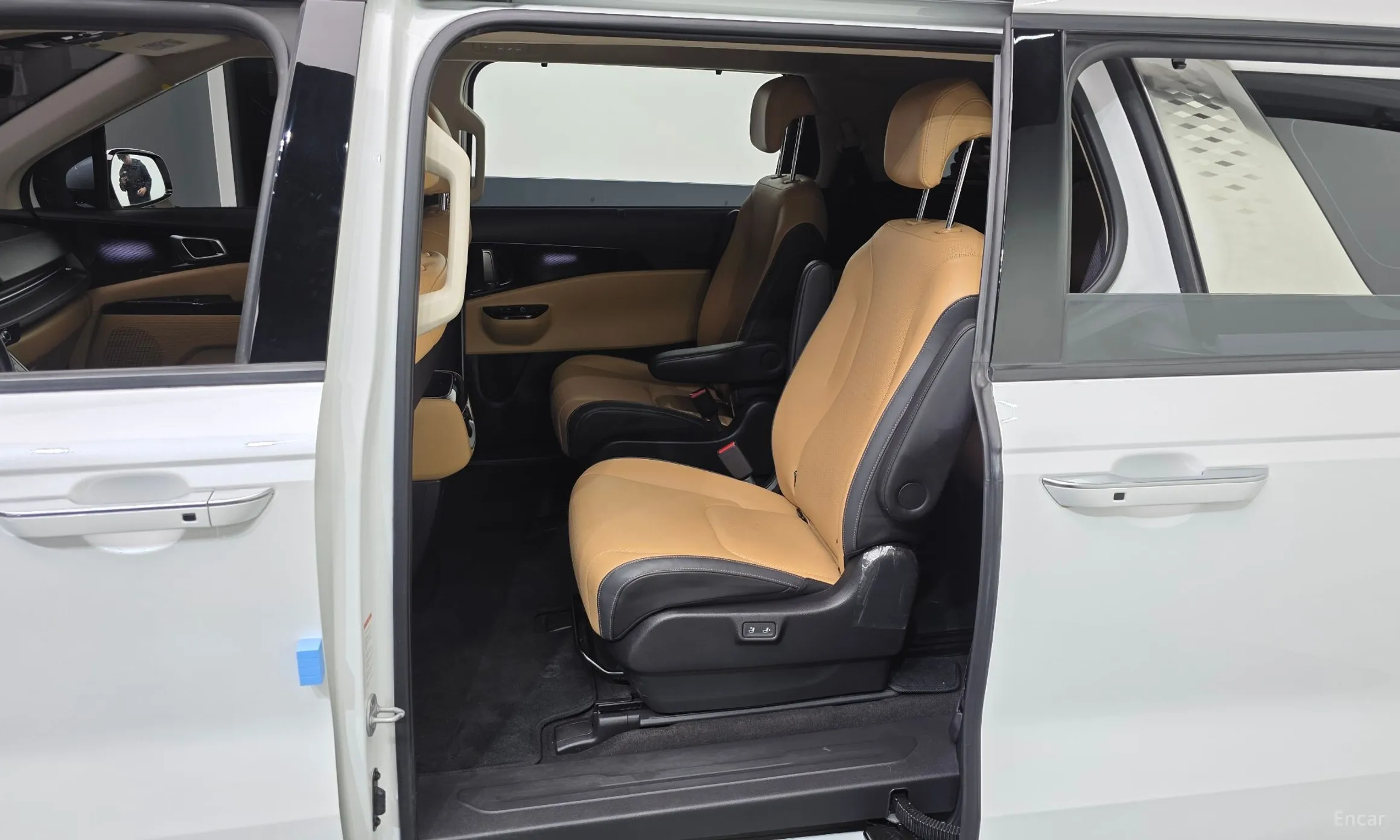 Kia Carnival Gen 4 превью 11