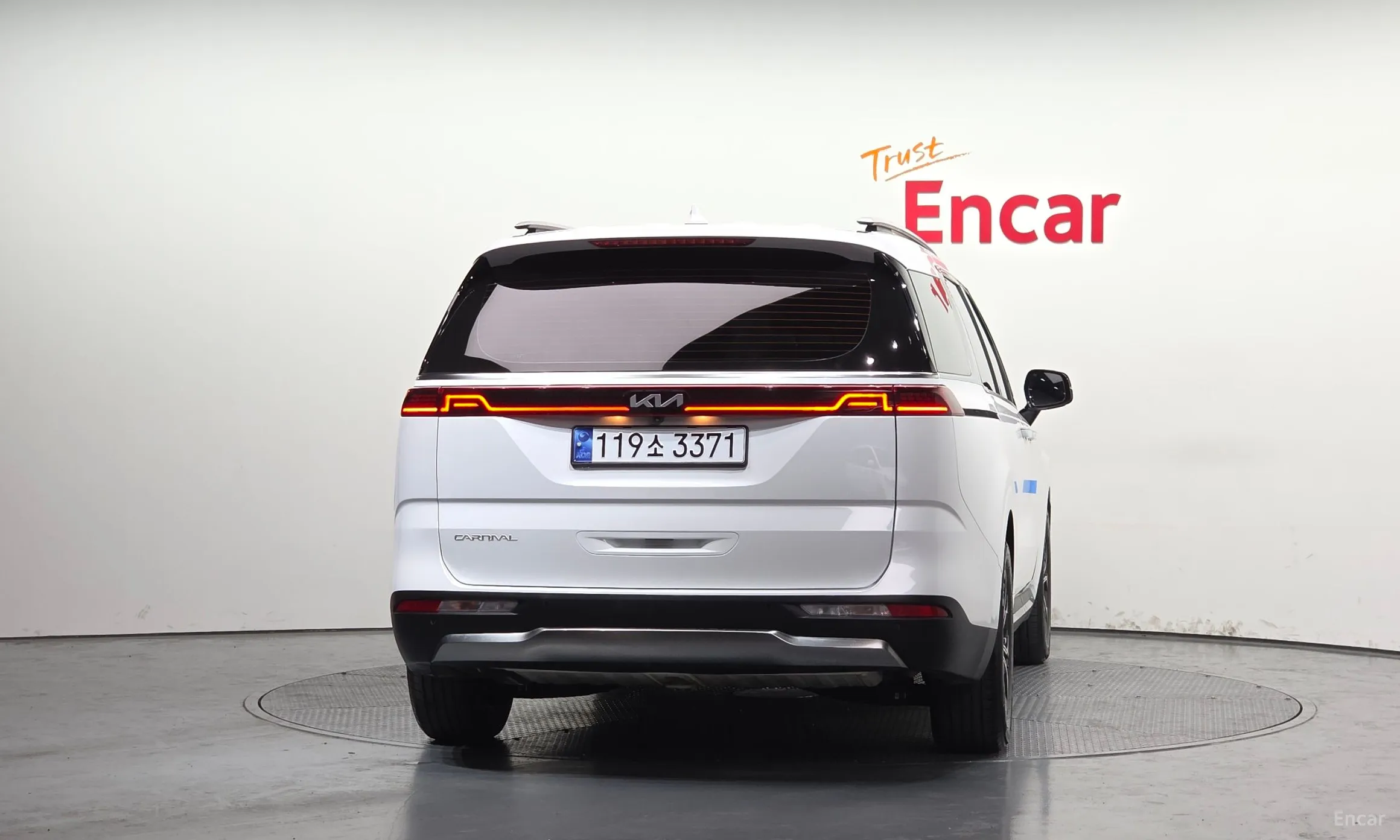 Kia Carnival Gen 4 превью 4