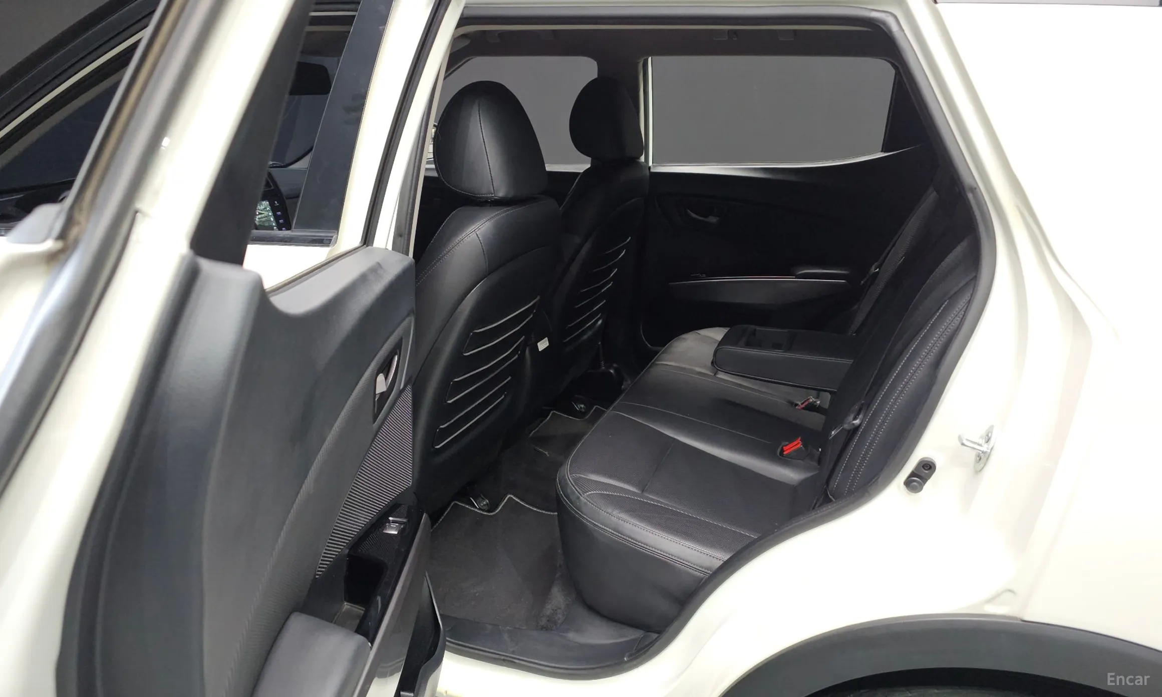 KG Mobility (SsangYong) Berry New Tivoli превью 19