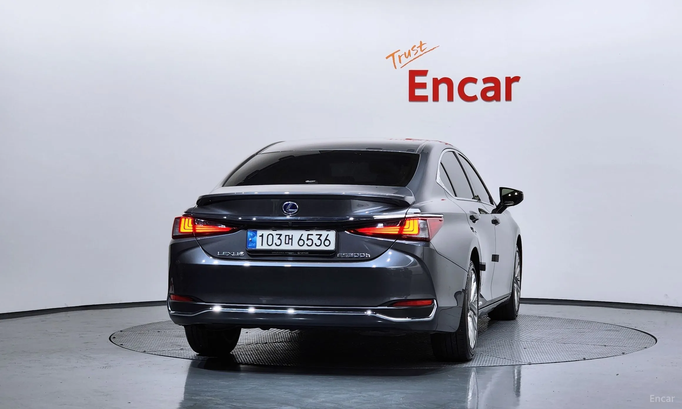 Lexus ES300h 7th Generation превью 4