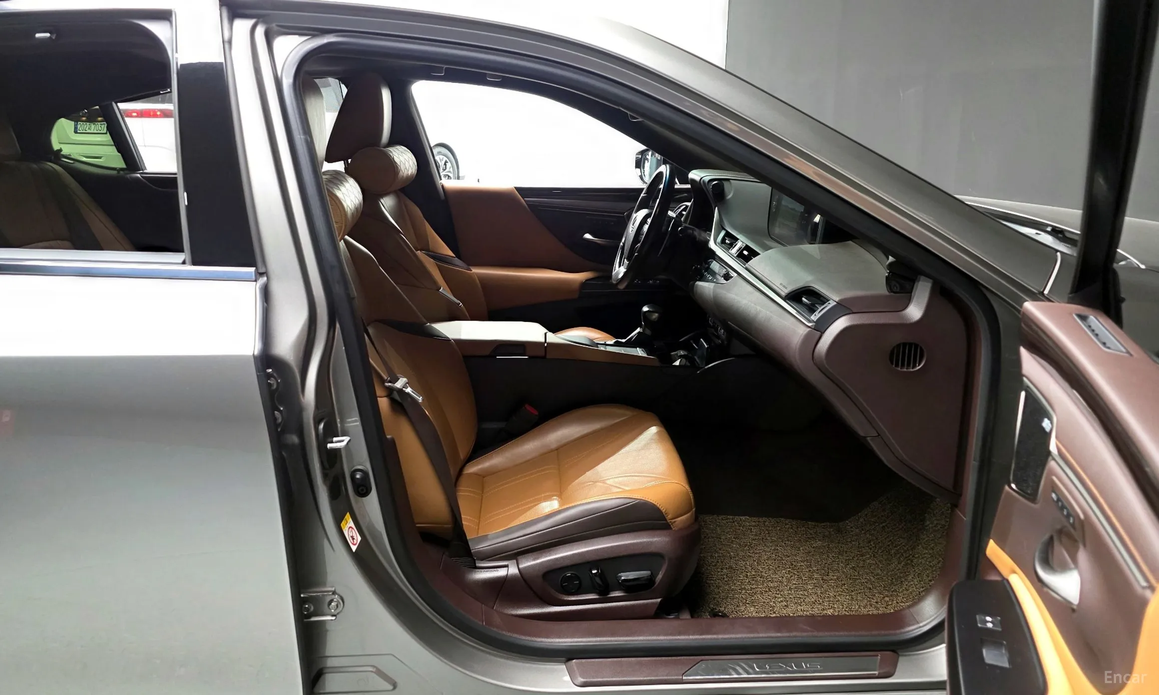 Lexus ES300h 7th Generation превью 11