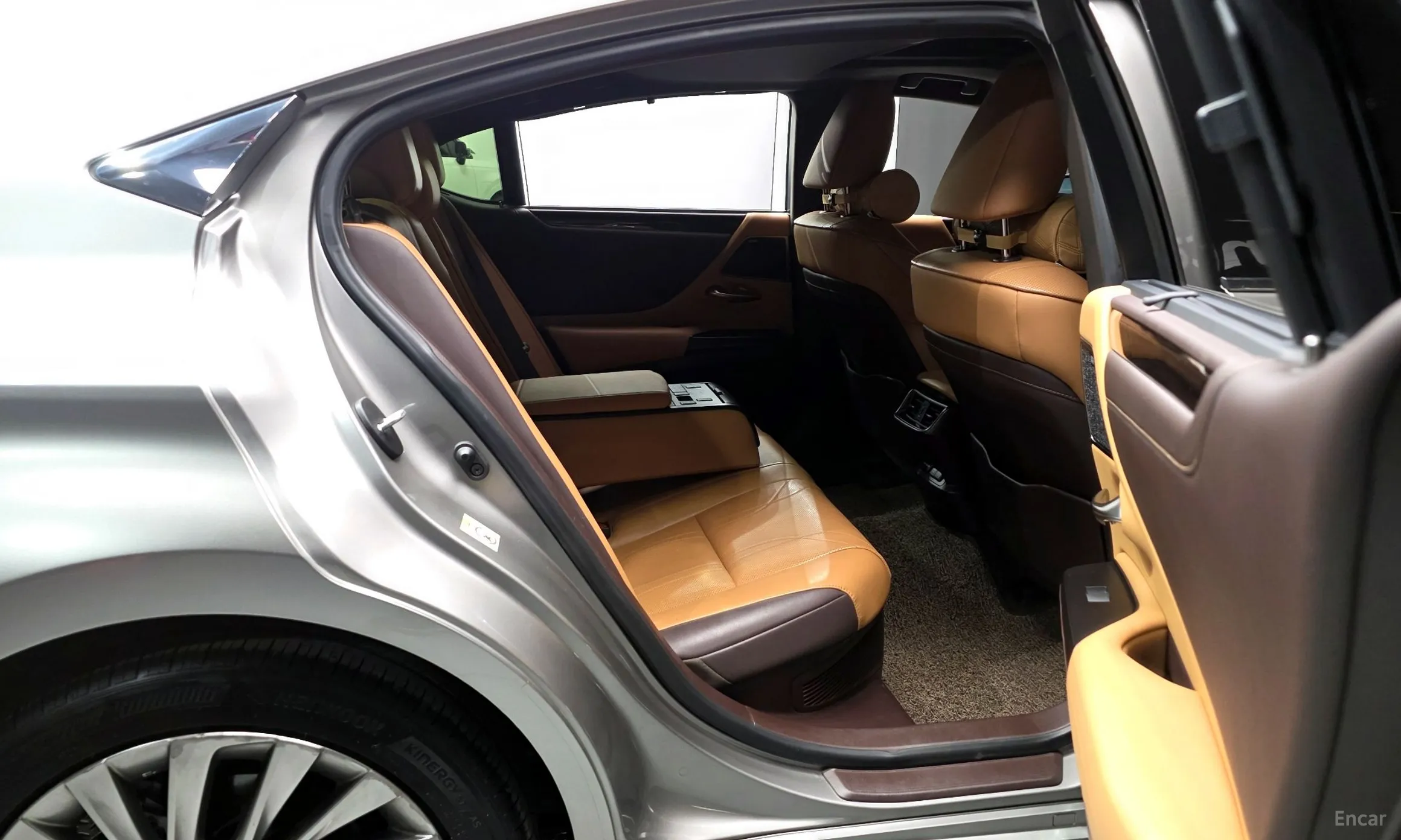Lexus ES300h 7th Generation превью 12