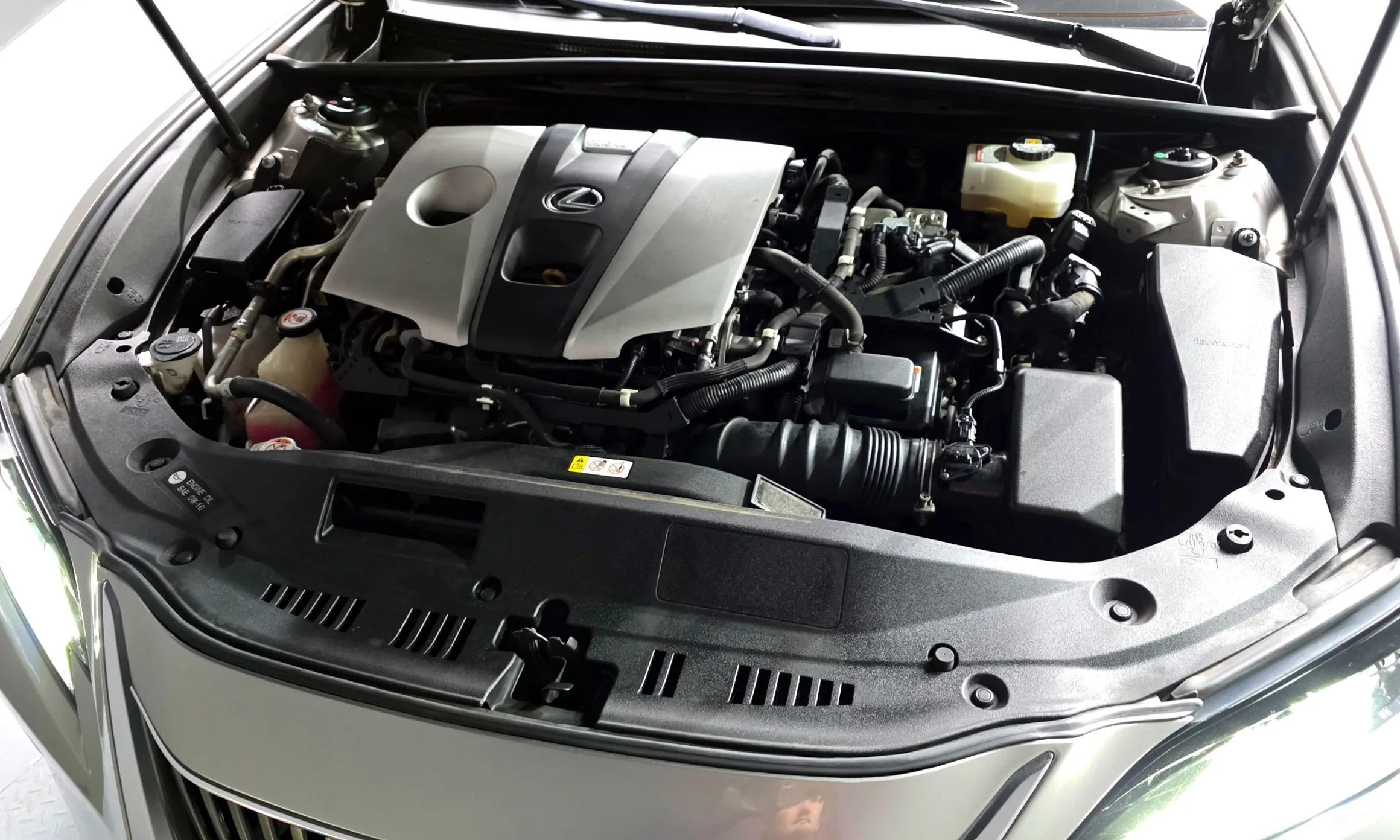 Lexus ES300h 7th Generation превью 6