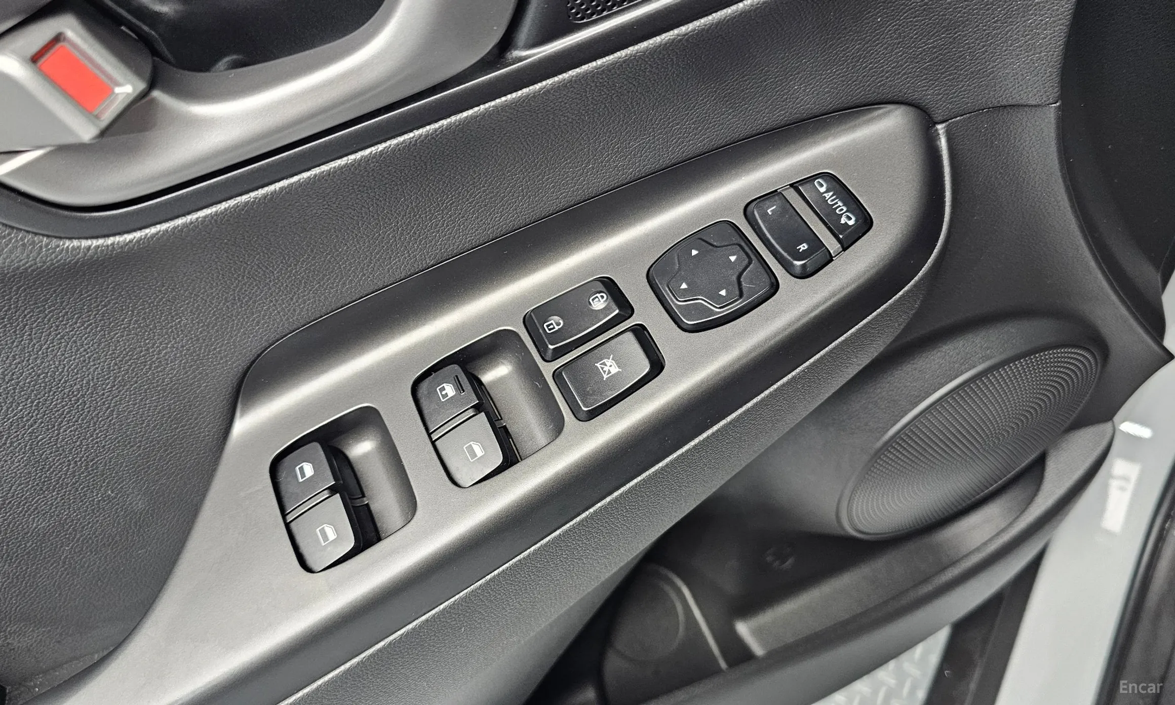 Hyundai Kona превью 13