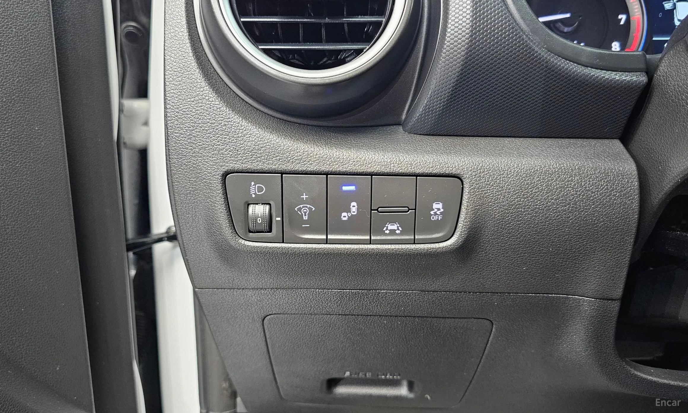 Hyundai Kona превью 14