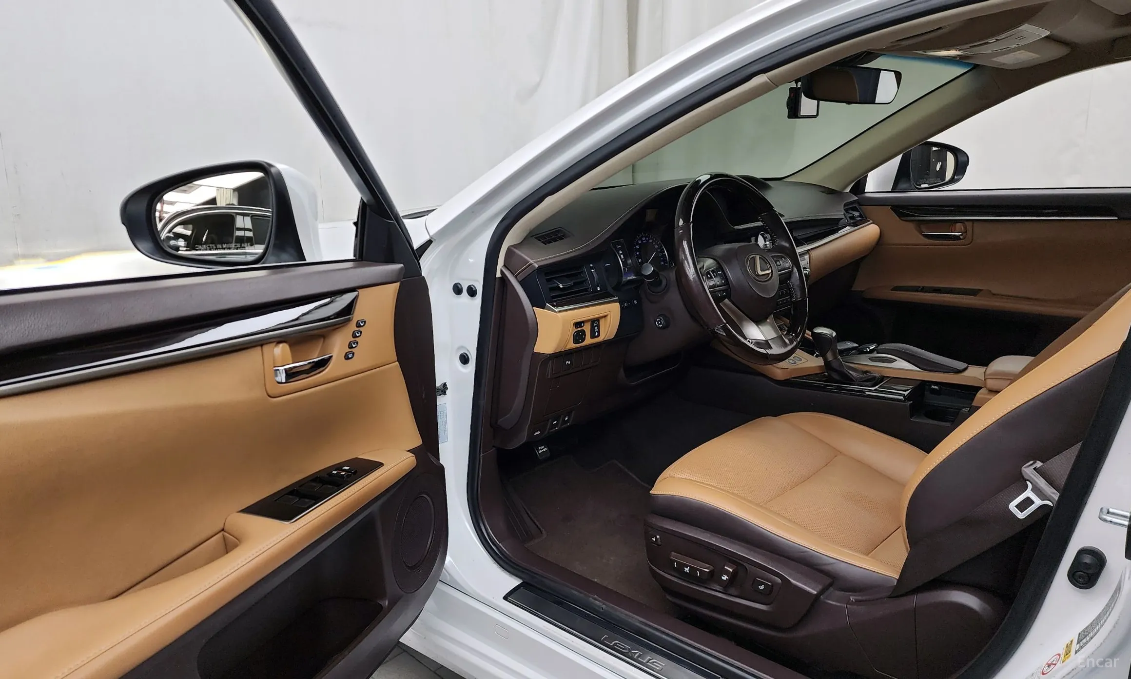 Lexus ES300h 7th Generation превью 10