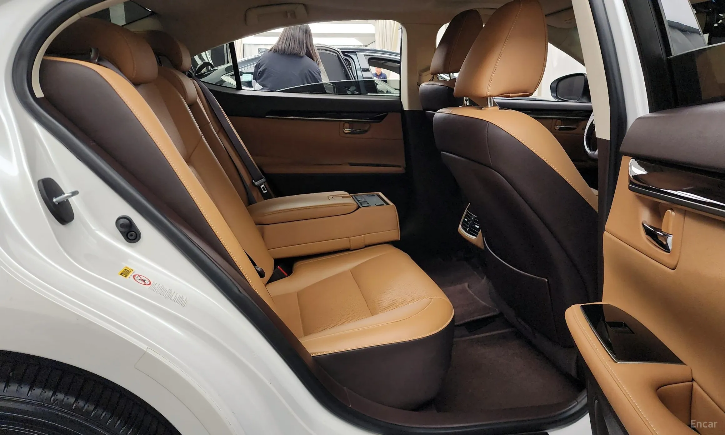 Lexus ES300h 7th Generation превью 12