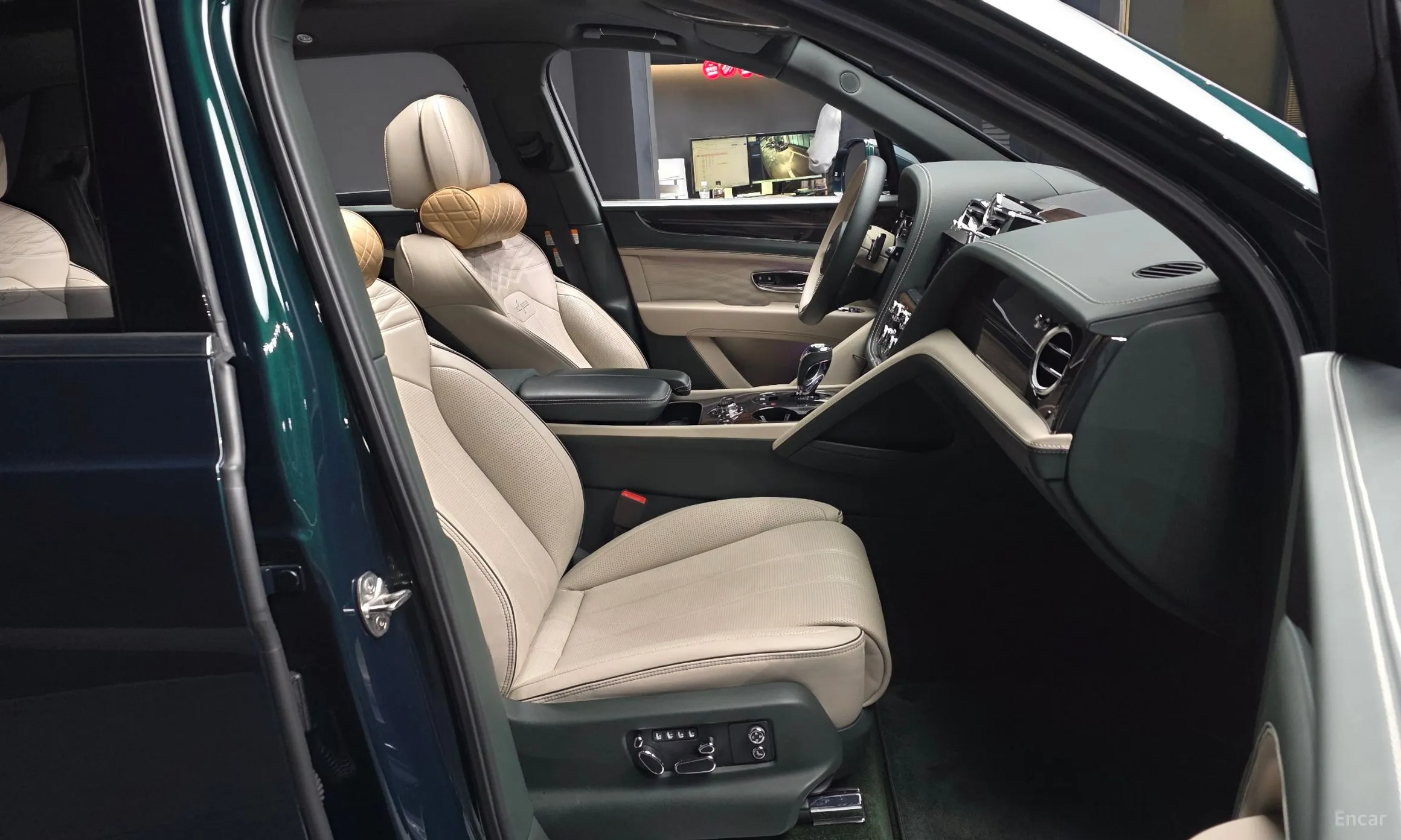 Bentley Bentayga превью 11