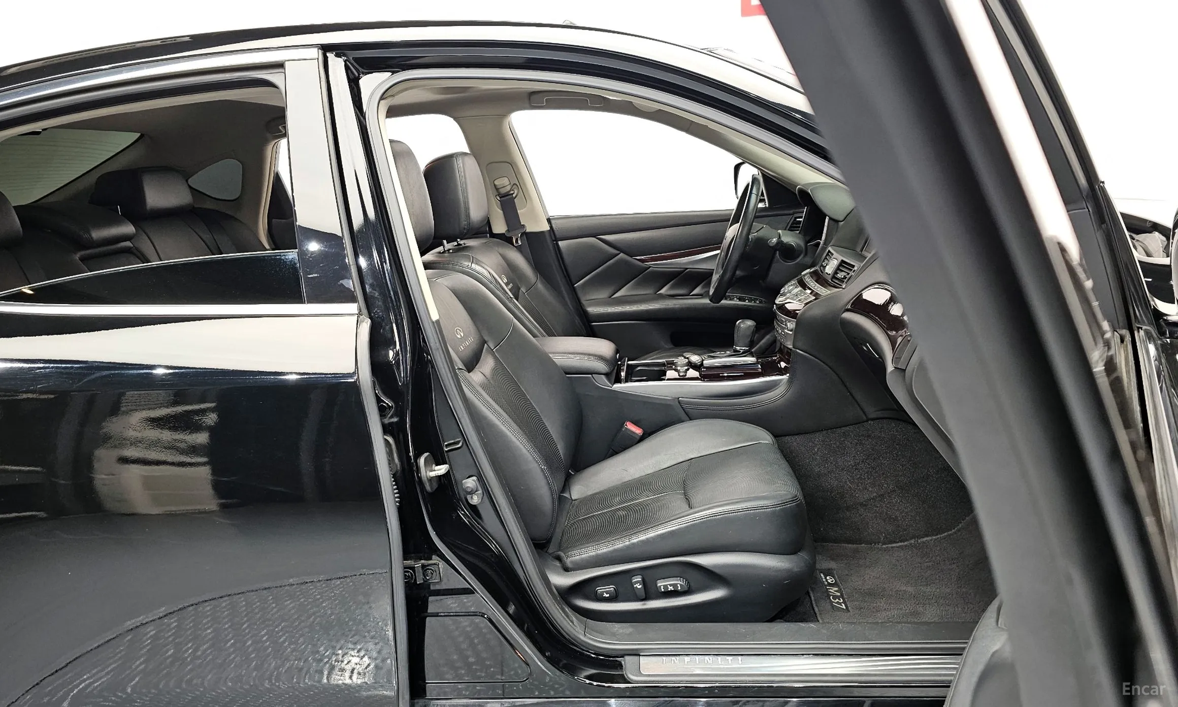 Infiniti M37 превью 10