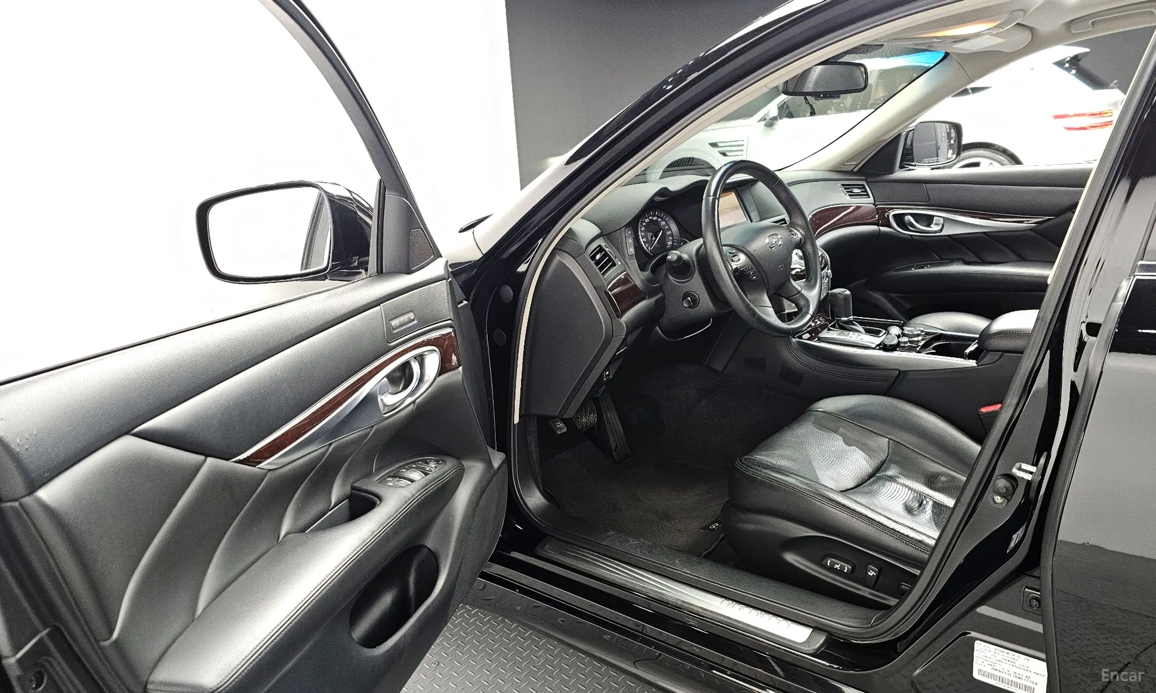 Infiniti M37 превью 11