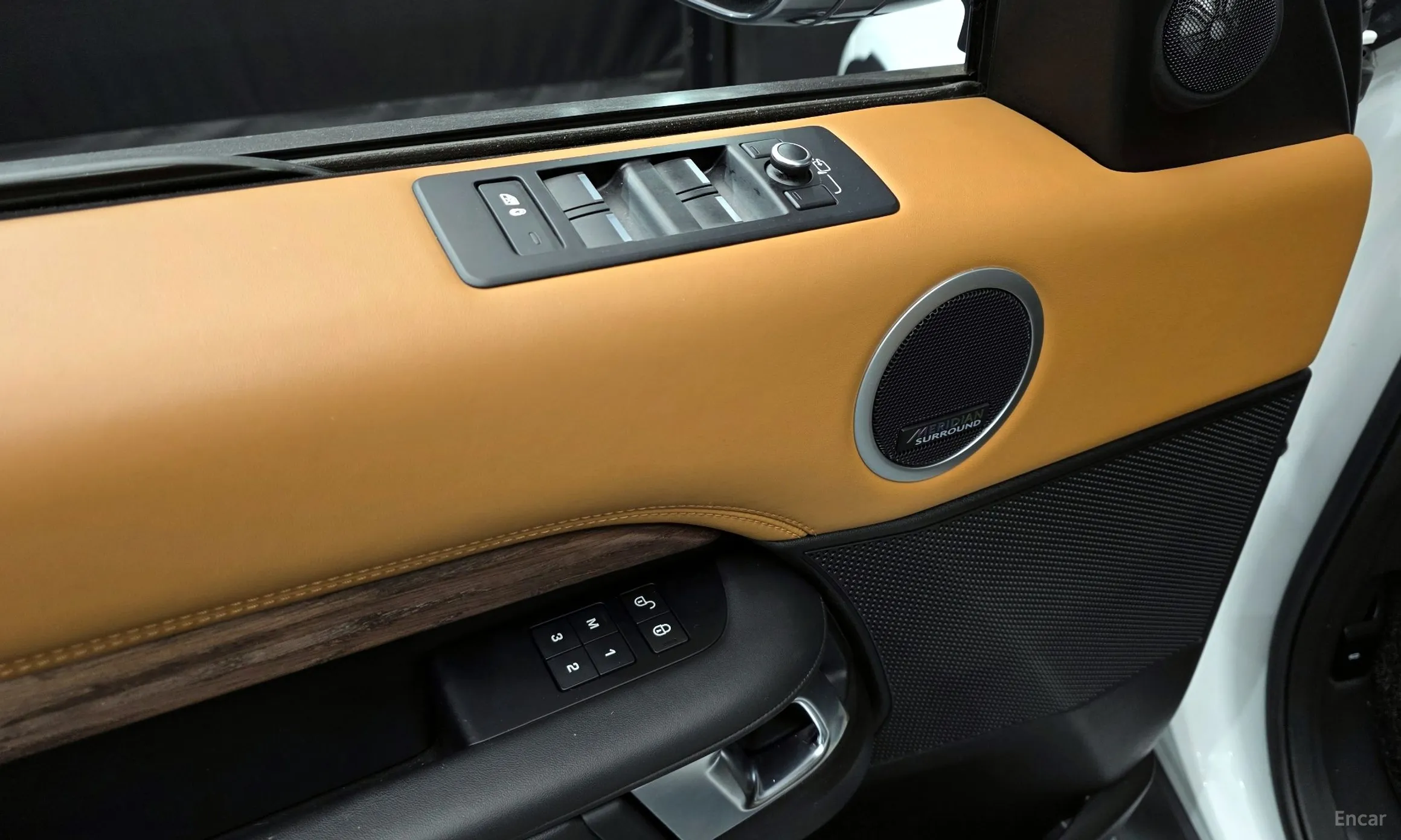 Land Rover Discovery 5 превью 11