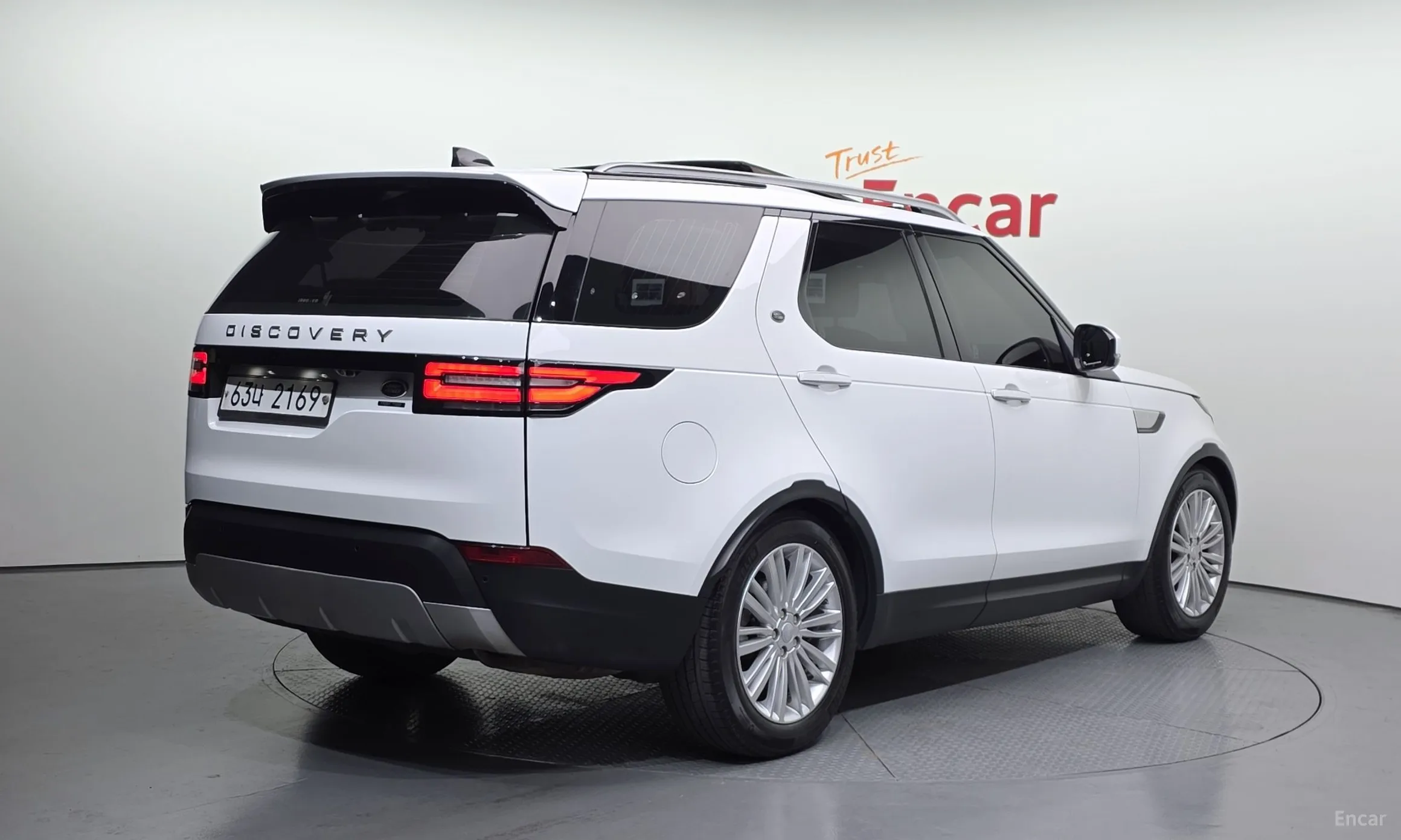 Land Rover Discovery 5 превью 2