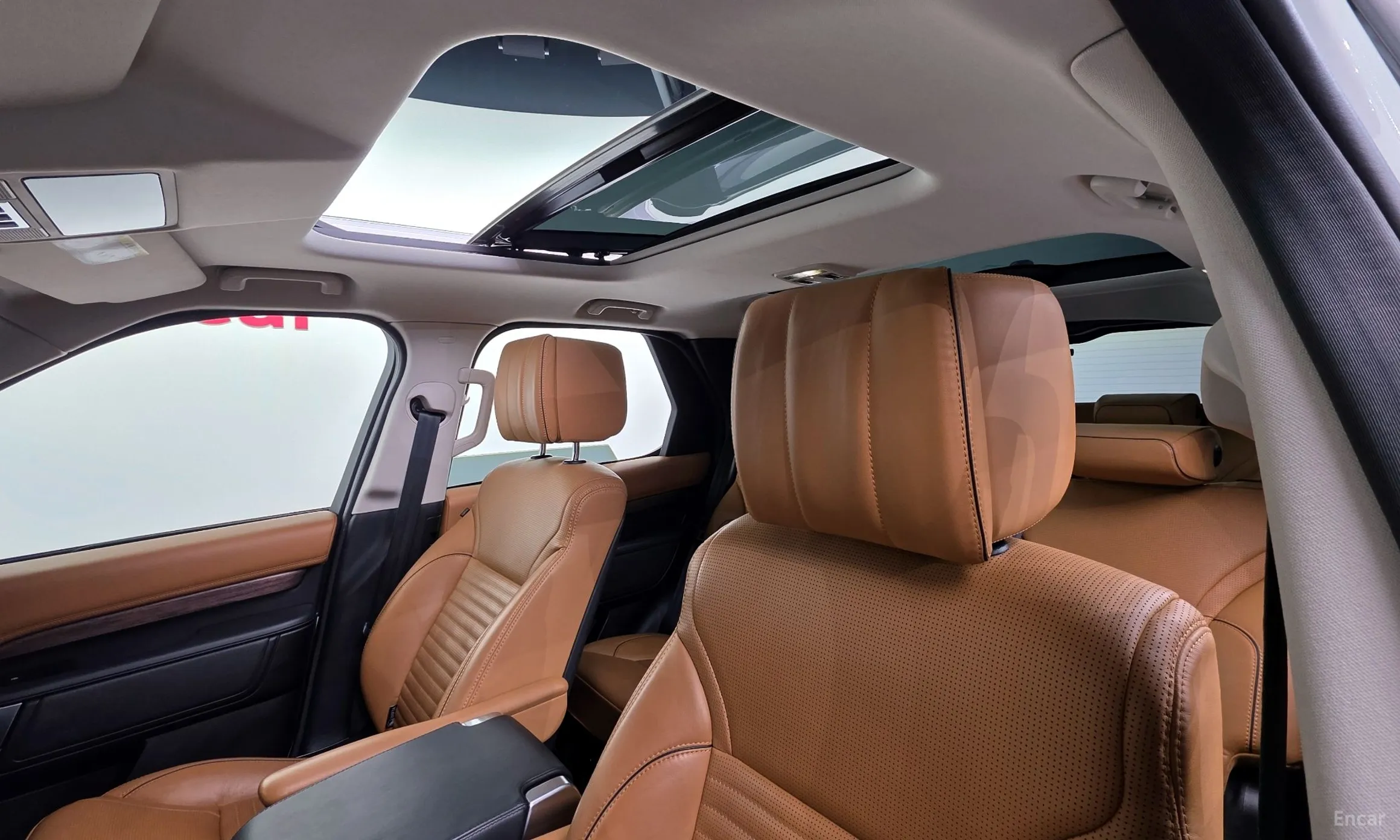 Land Rover Discovery 5 превью 18