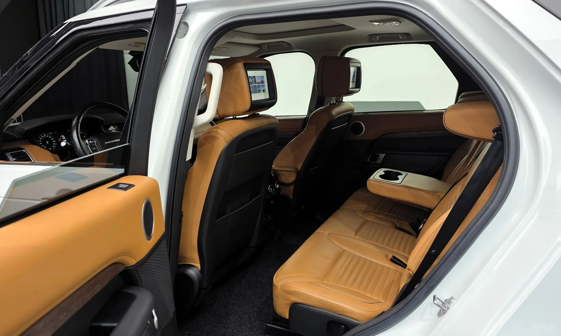 Land Rover Discovery 5 превью 20