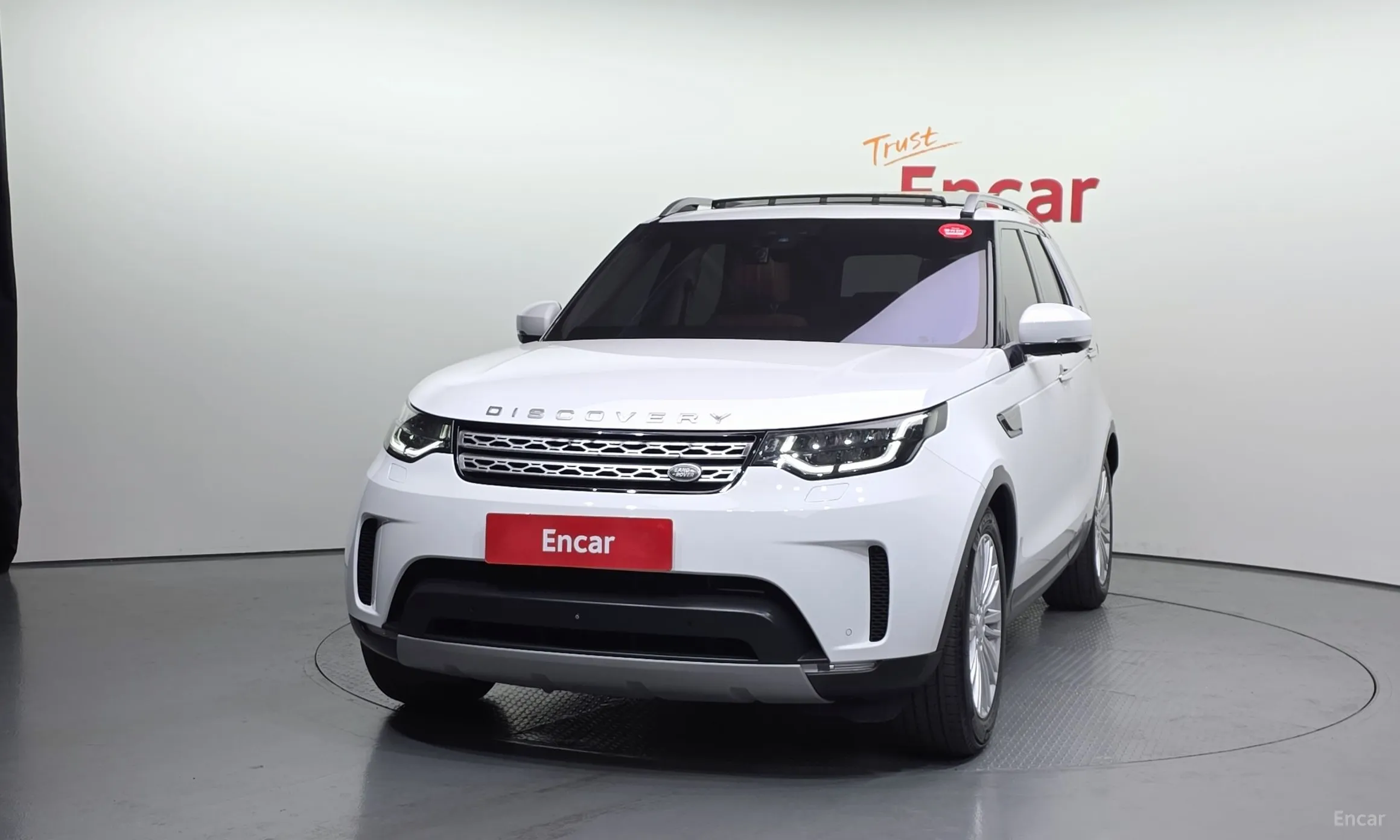 Land Rover Discovery 5 превью 3