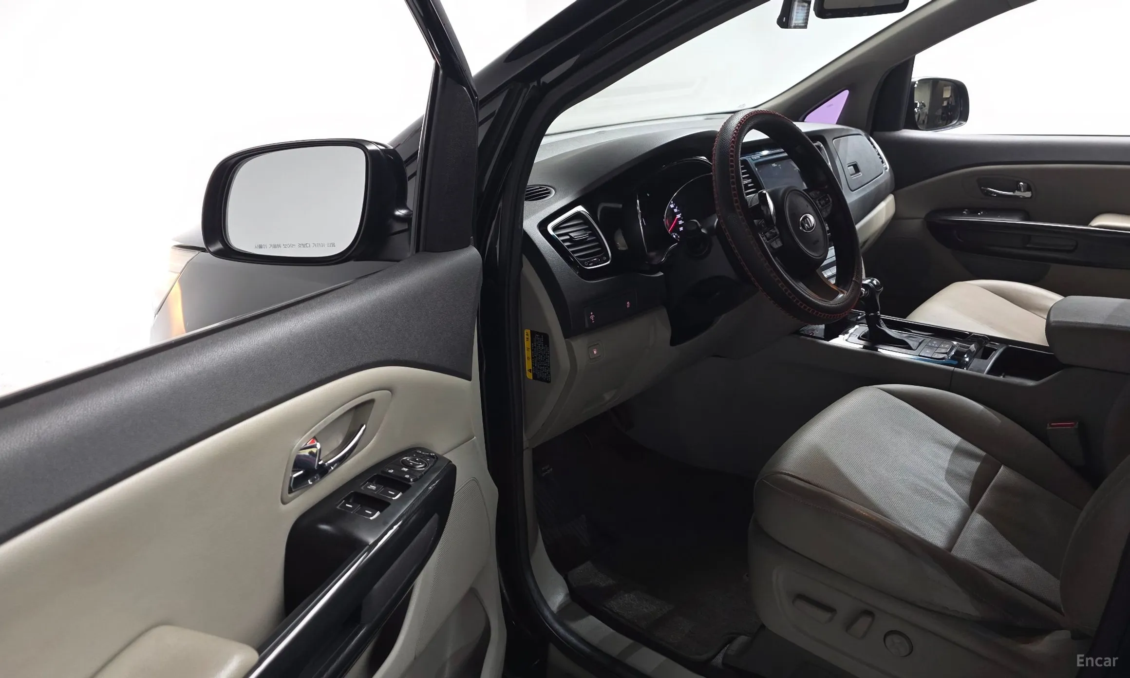 Kia Carnival превью 12