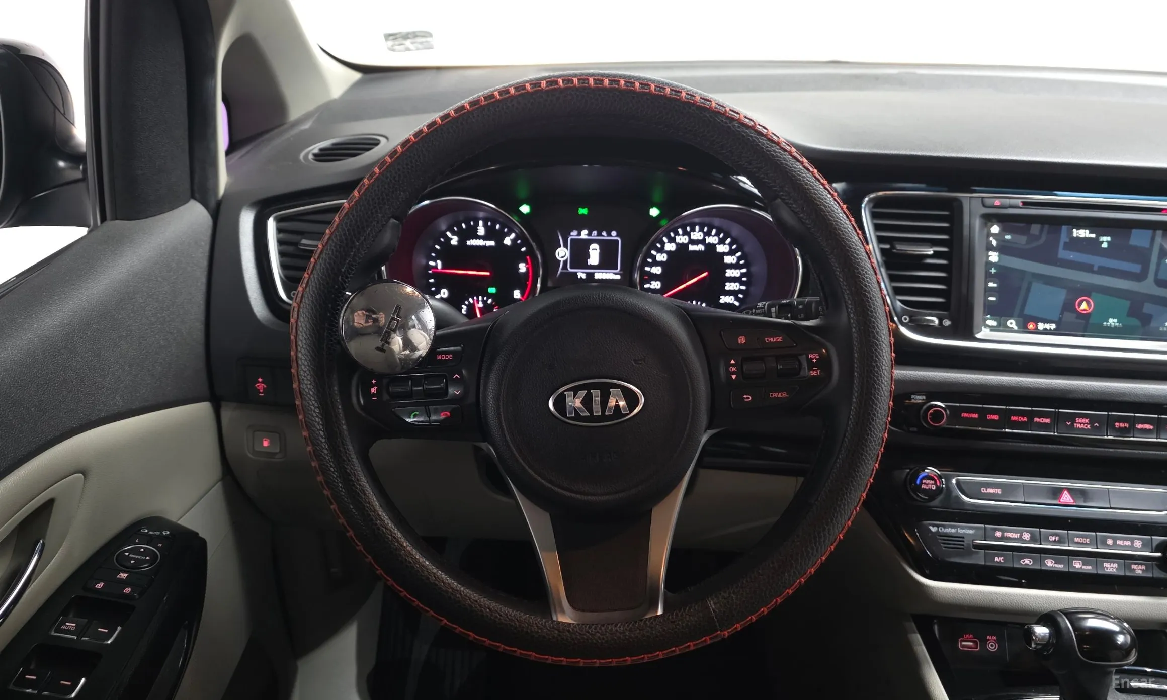 Kia Carnival превью 13