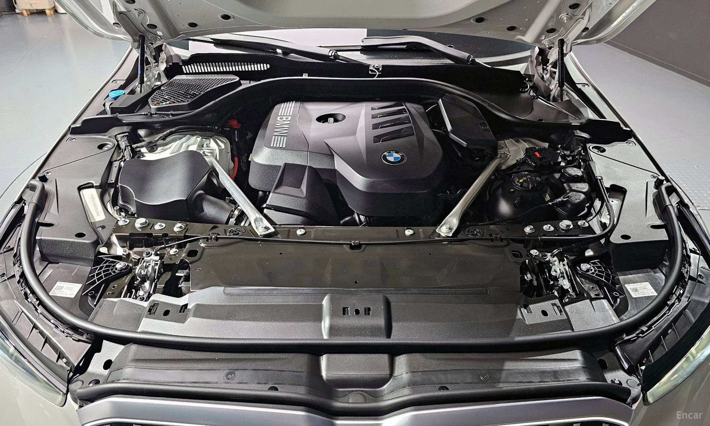 BMW 5 Series (G60) превью 6
