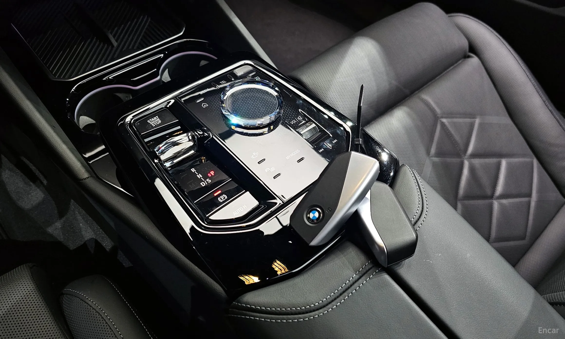 BMW 5 Series (G60) превью 9