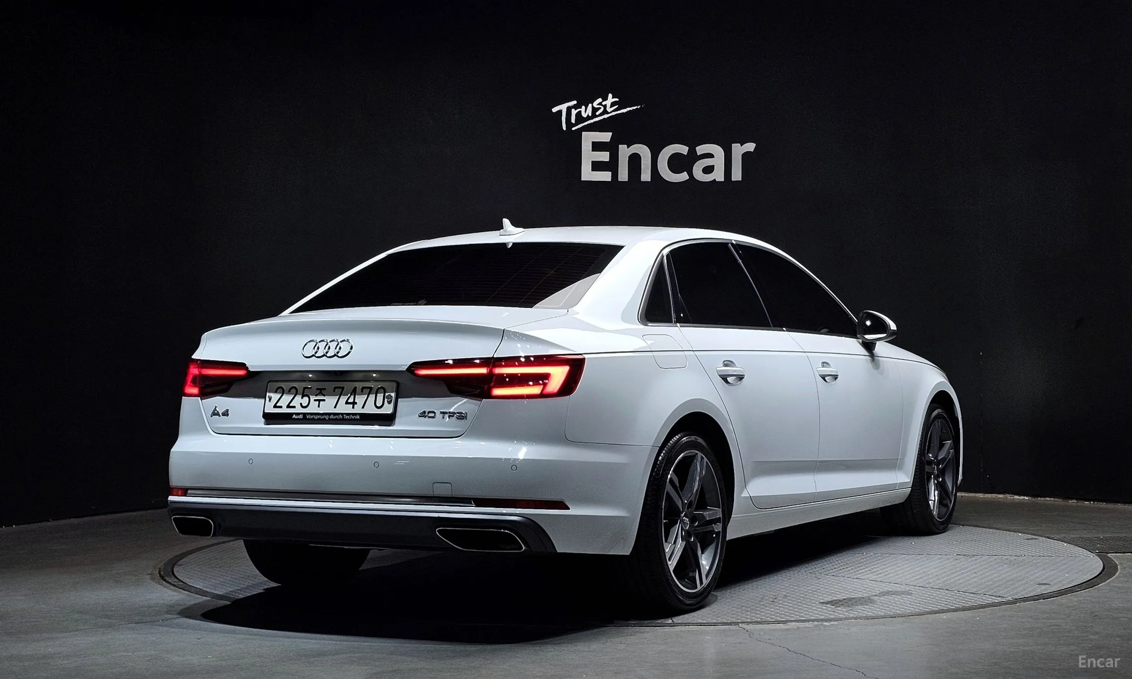 Audi A4 (B9)